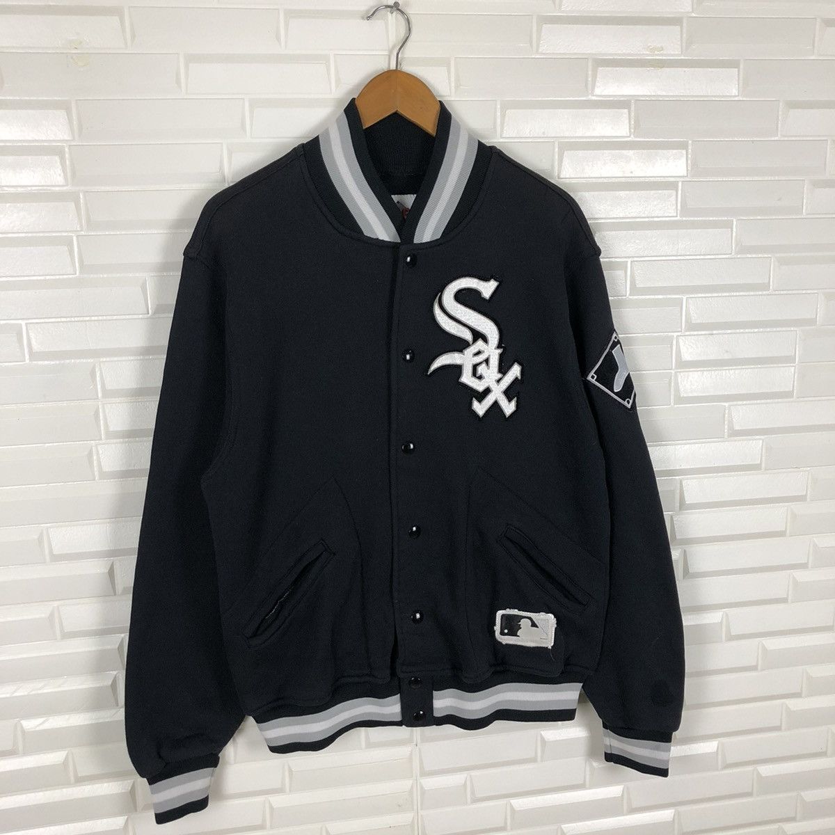 MLB × Vintage ‼️🔥MAJOR LEAGUE BASEBALL WHITE SOX JACKET🔥‼️ Size US M / EU 48-50 / 2 - 4 Thumbnail