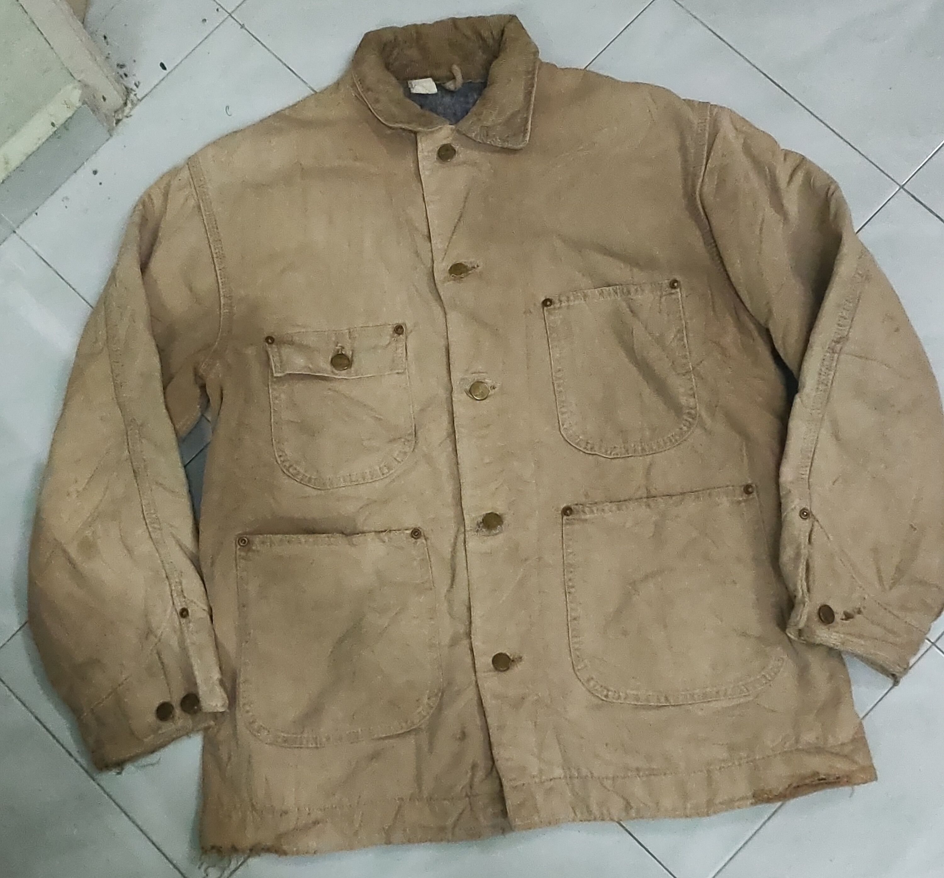Carhartt carhartt vintage distressed denim jacket pocket logo Size US L / EU 52-54 / 3 - 1 Thumbnail