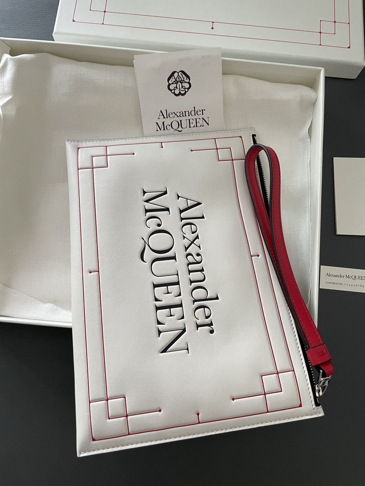 Alexander McQueen × MCQ Brand NEW Limited Edition Runway Leather Clutch Pouch Bag Size ONE SIZE - 3 Thumbnail