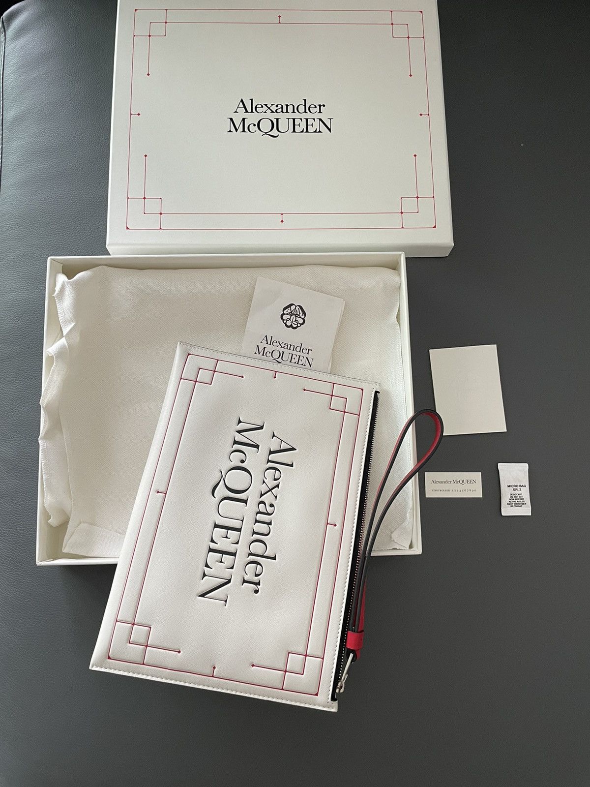 Alexander McQueen × MCQ Brand NEW Limited Edition Runway Leather Clutch Pouch Bag Size ONE SIZE - 14 Thumbnail