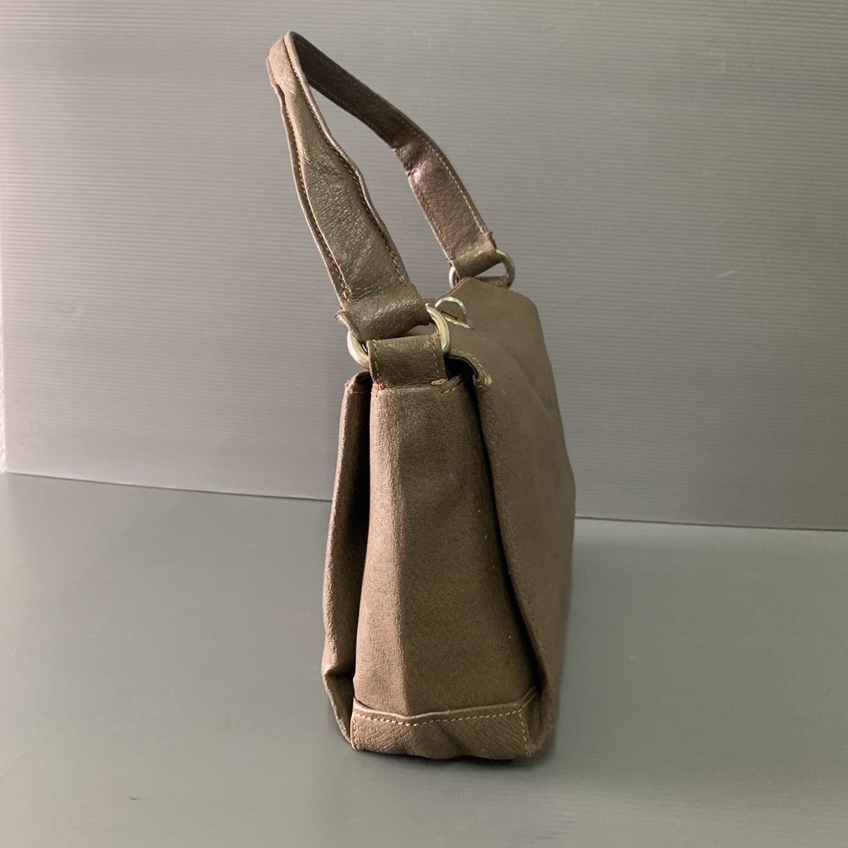 Gucci Authentic Gucci Vintage Leather Handbag Size ONE SIZE - 4 Thumbnail