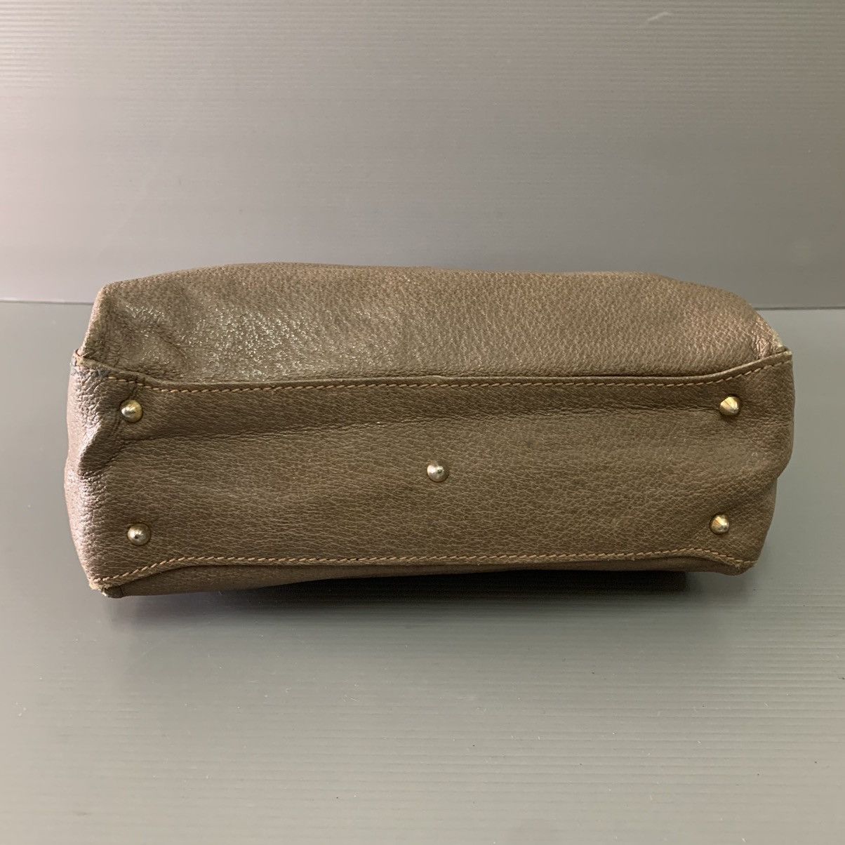 Gucci Authentic Gucci Vintage Leather Handbag Size ONE SIZE - 5 Thumbnail