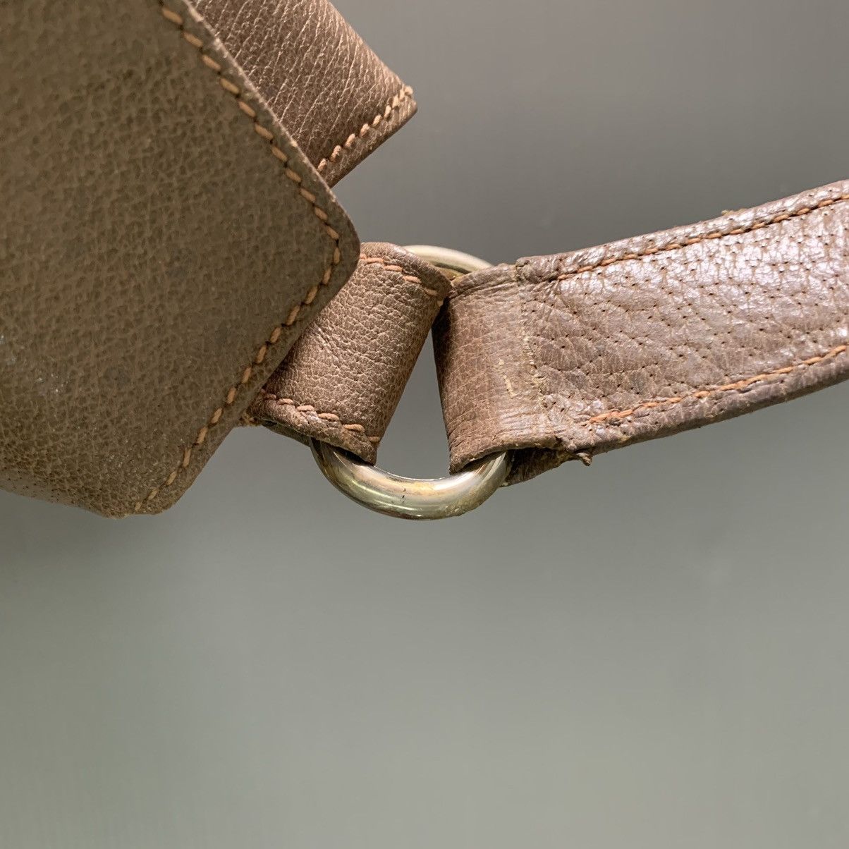 Gucci Authentic Gucci Vintage Leather Handbag Size ONE SIZE - 12 Thumbnail