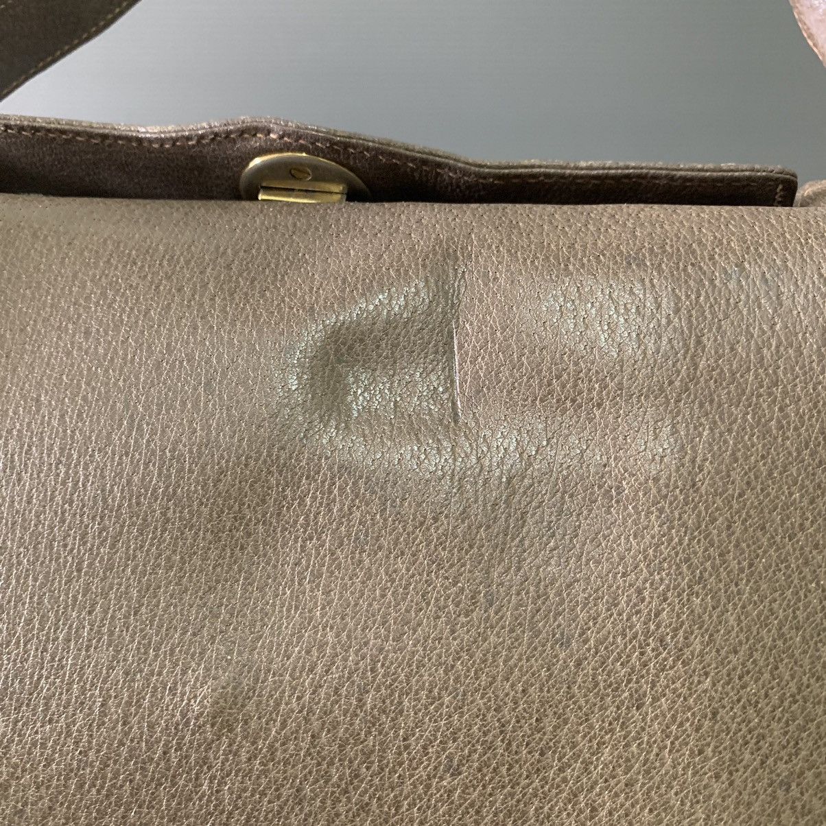 Gucci Authentic Gucci Vintage Leather Handbag Size ONE SIZE - 8 Thumbnail
