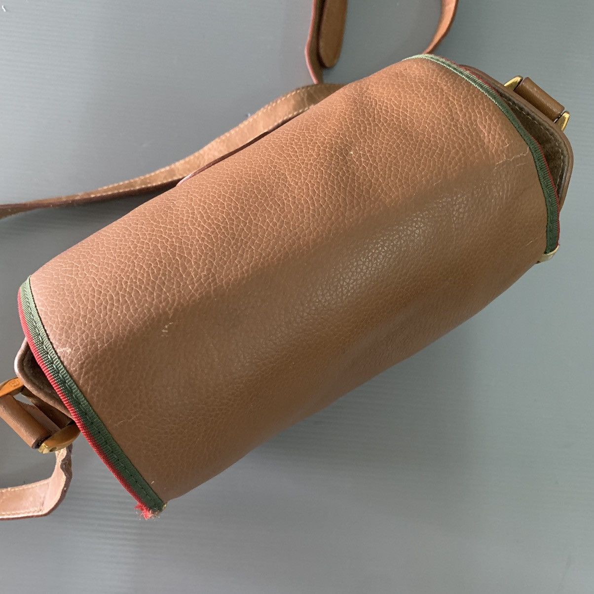 Gucci Gucci Vintage Leather Rare Slingbag Size ONE SIZE - 8 Thumbnail