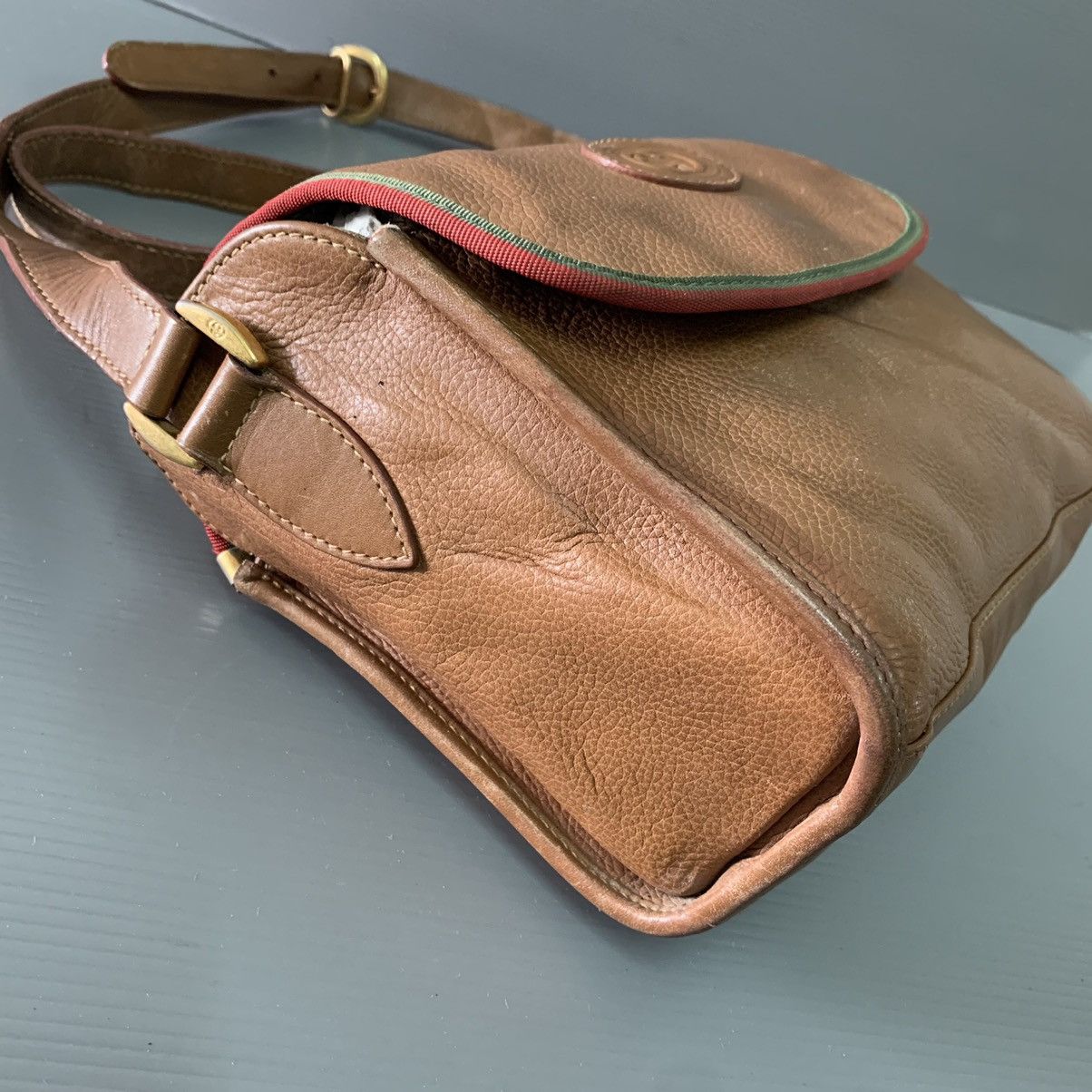 Gucci Gucci Vintage Leather Rare Slingbag Size ONE SIZE - 4 Thumbnail