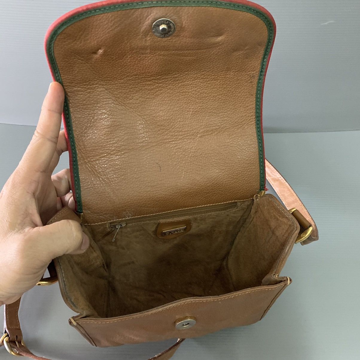 Gucci Gucci Vintage Leather Rare Slingbag Size ONE SIZE - 10 Thumbnail