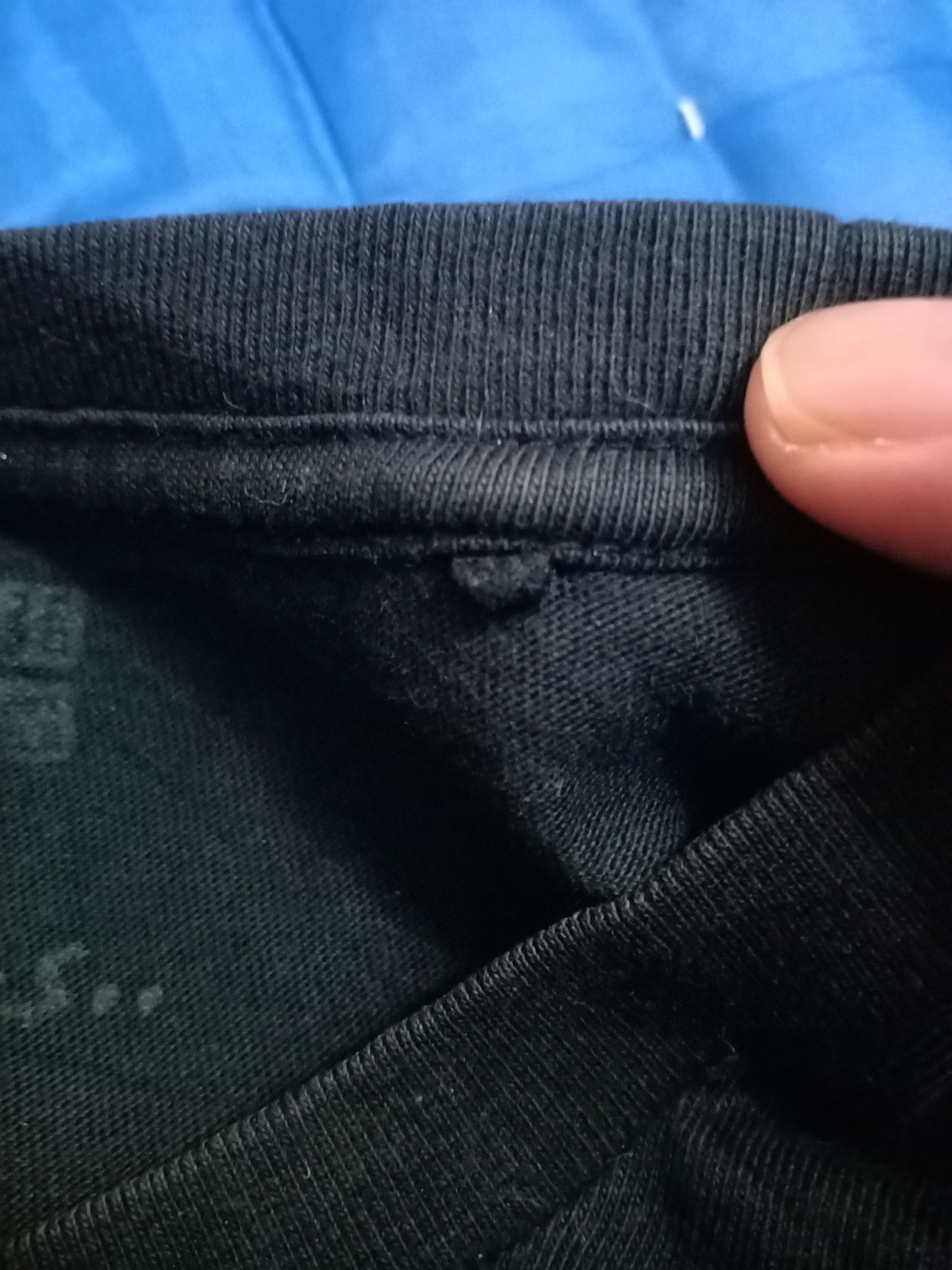 Kaws × Uniqlo Kaws x Uniqlo t shirt L size Size US L / EU 52-54 / 3 - 8 Thumbnail