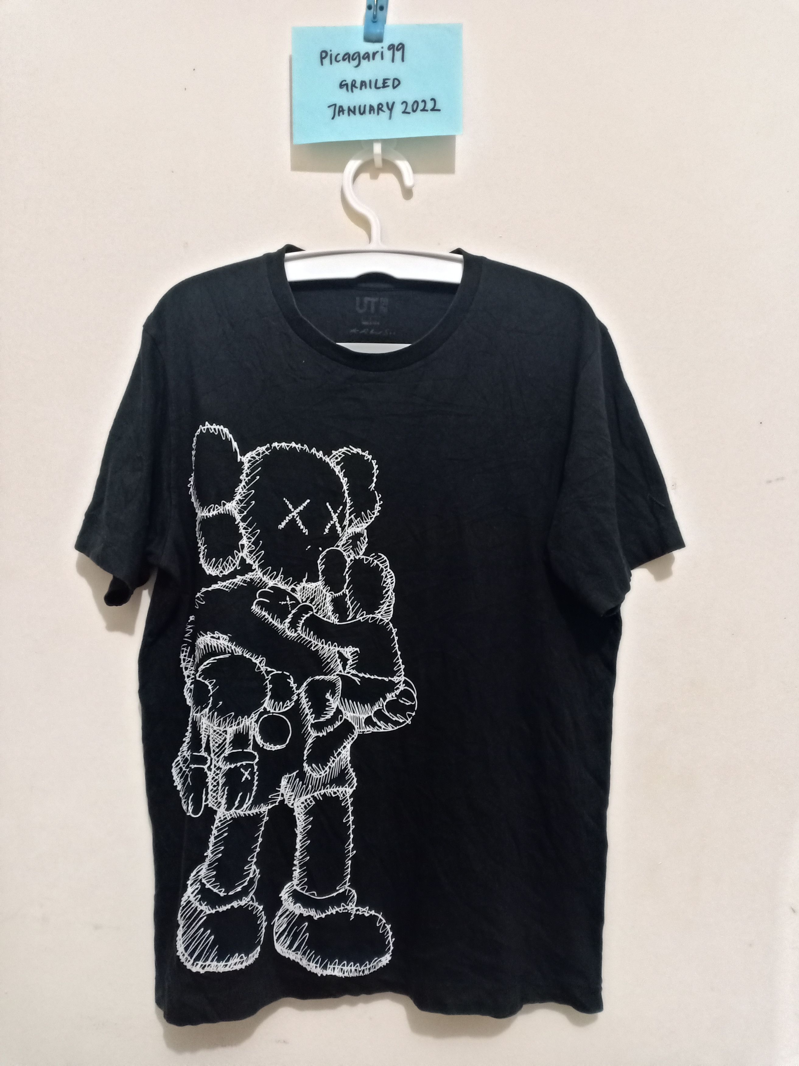 Kaws × Uniqlo Kaws x Uniqlo t shirt L size Size US L / EU 52-54 / 3 - 1 Thumbnail