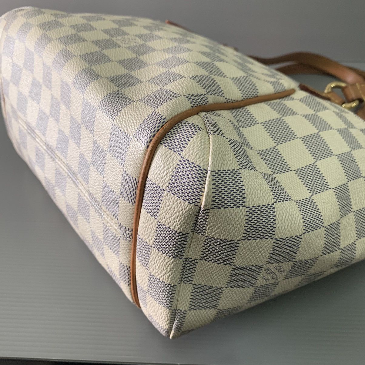 Louis Vuitton Authentic Louis Vuitton Damier Azur Totally Pm Size ONE SIZE - 11 Thumbnail