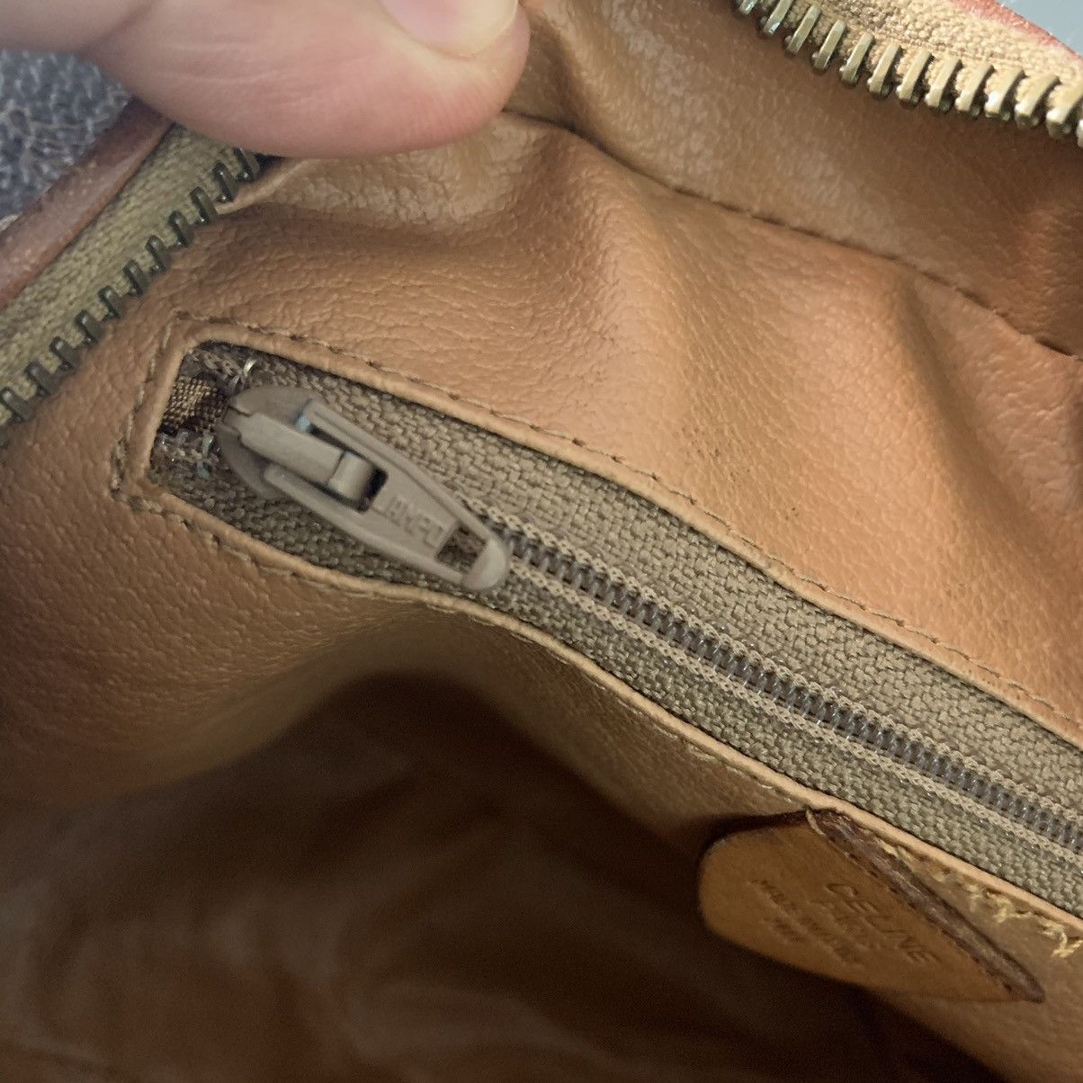 Celine Celine Macadam Slingbag Size ONE SIZE - 13 Thumbnail