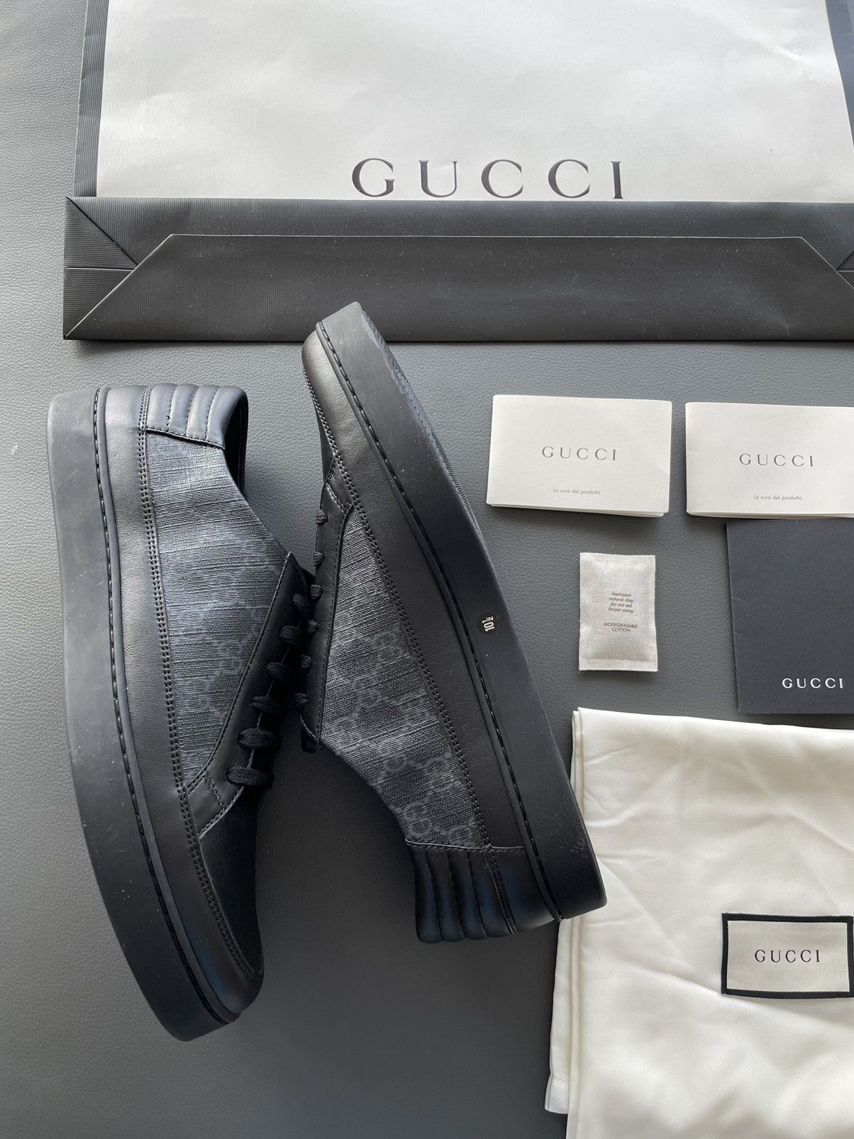 Rare Limited Edition Gucci Supreme Leather Low Top Sneakers