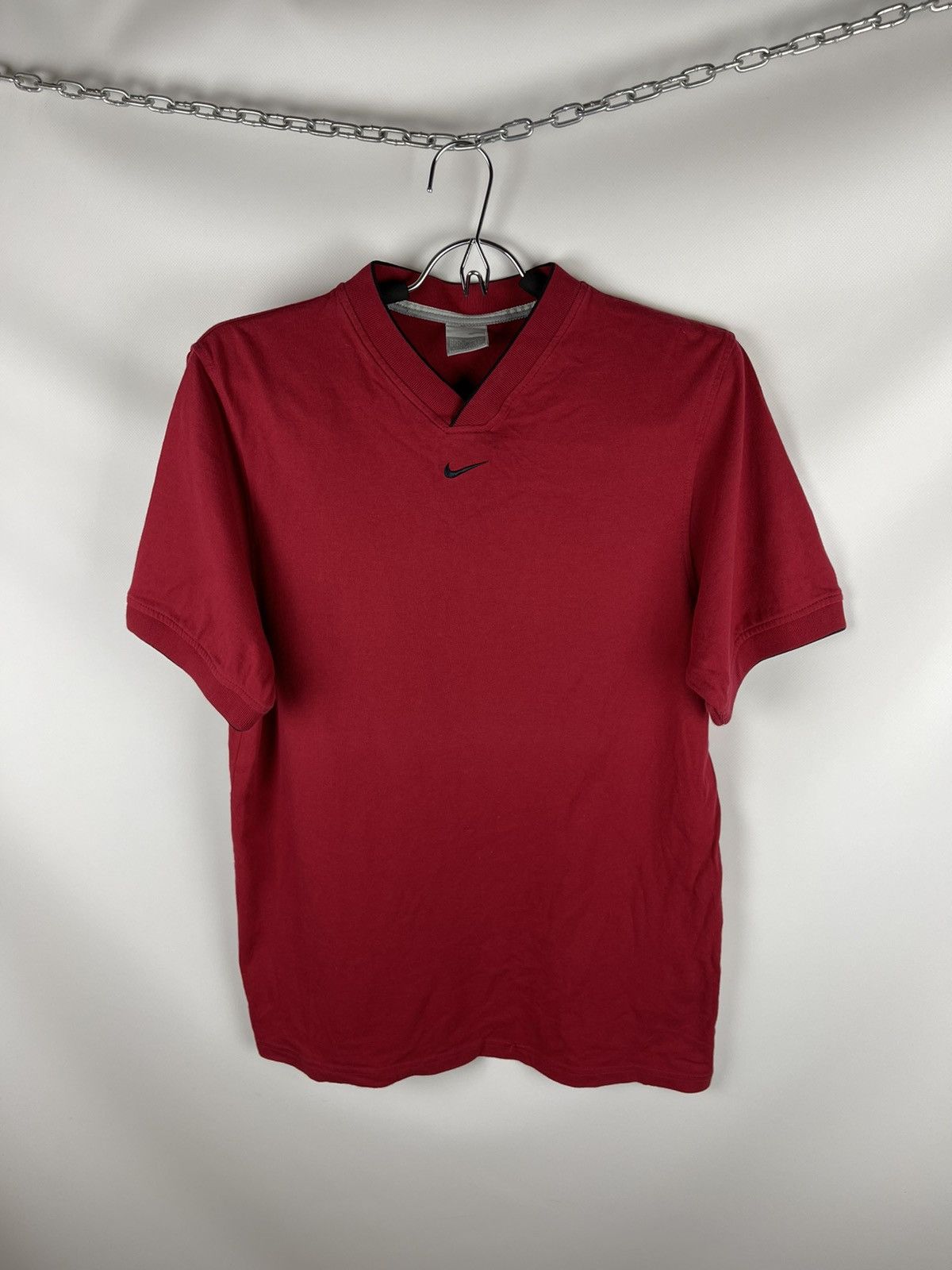 Nike Nike vintage y2k red center logo swoosh v-neck tee shirt Size US M / EU 48-50 / 2 - 1 Thumbnail