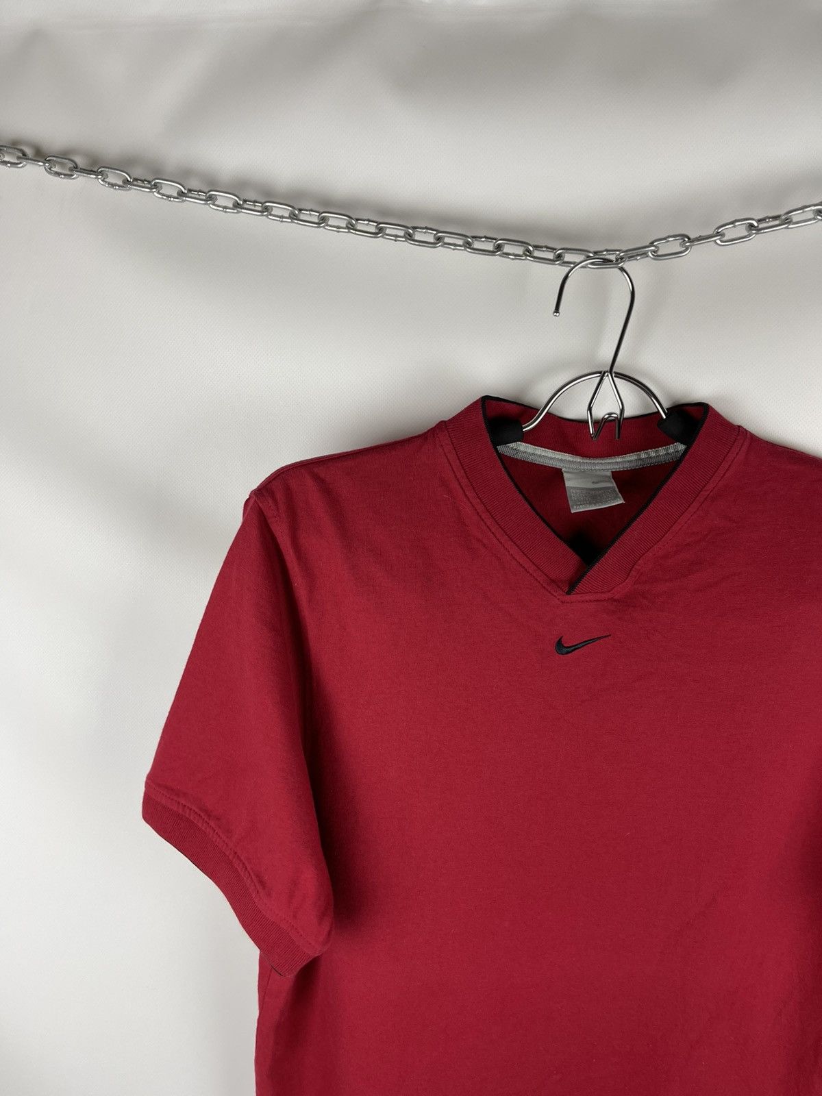 Nike Nike vintage y2k red center logo swoosh v-neck tee shirt Size US M / EU 48-50 / 2 - 2 Thumbnail