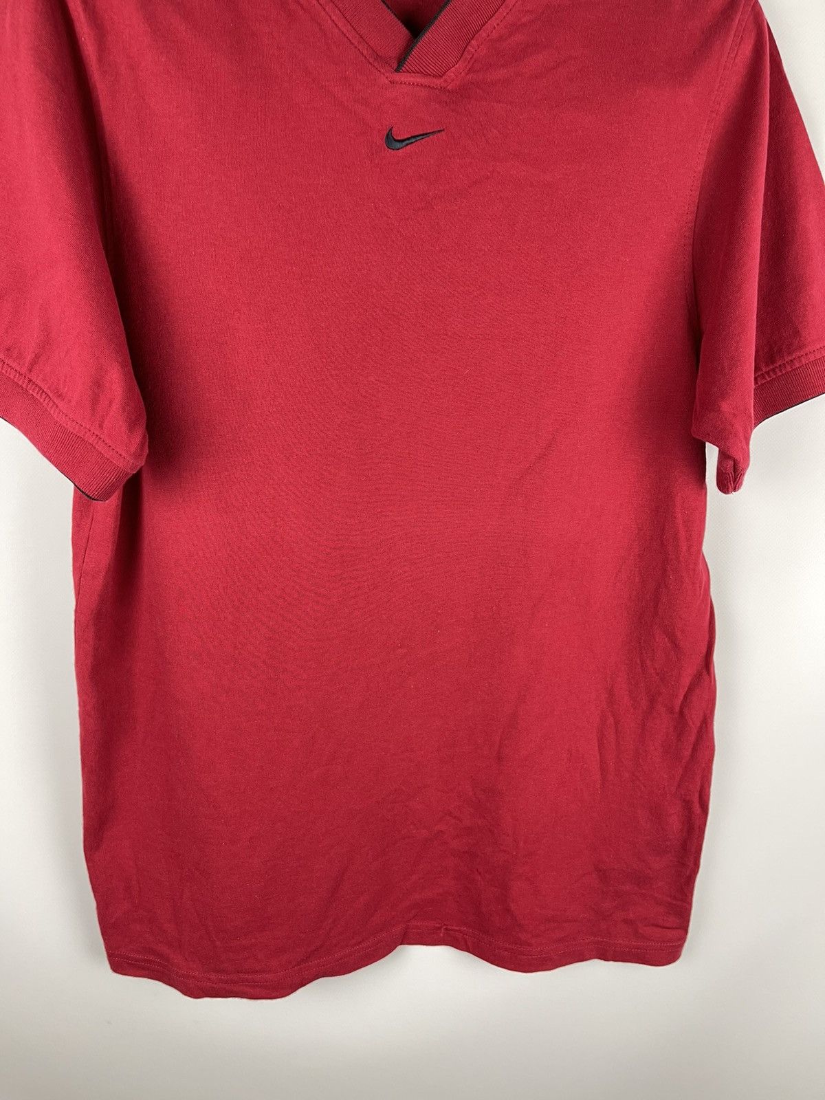 Nike Nike vintage y2k red center logo swoosh v-neck tee shirt Size US M / EU 48-50 / 2 - 4 Thumbnail