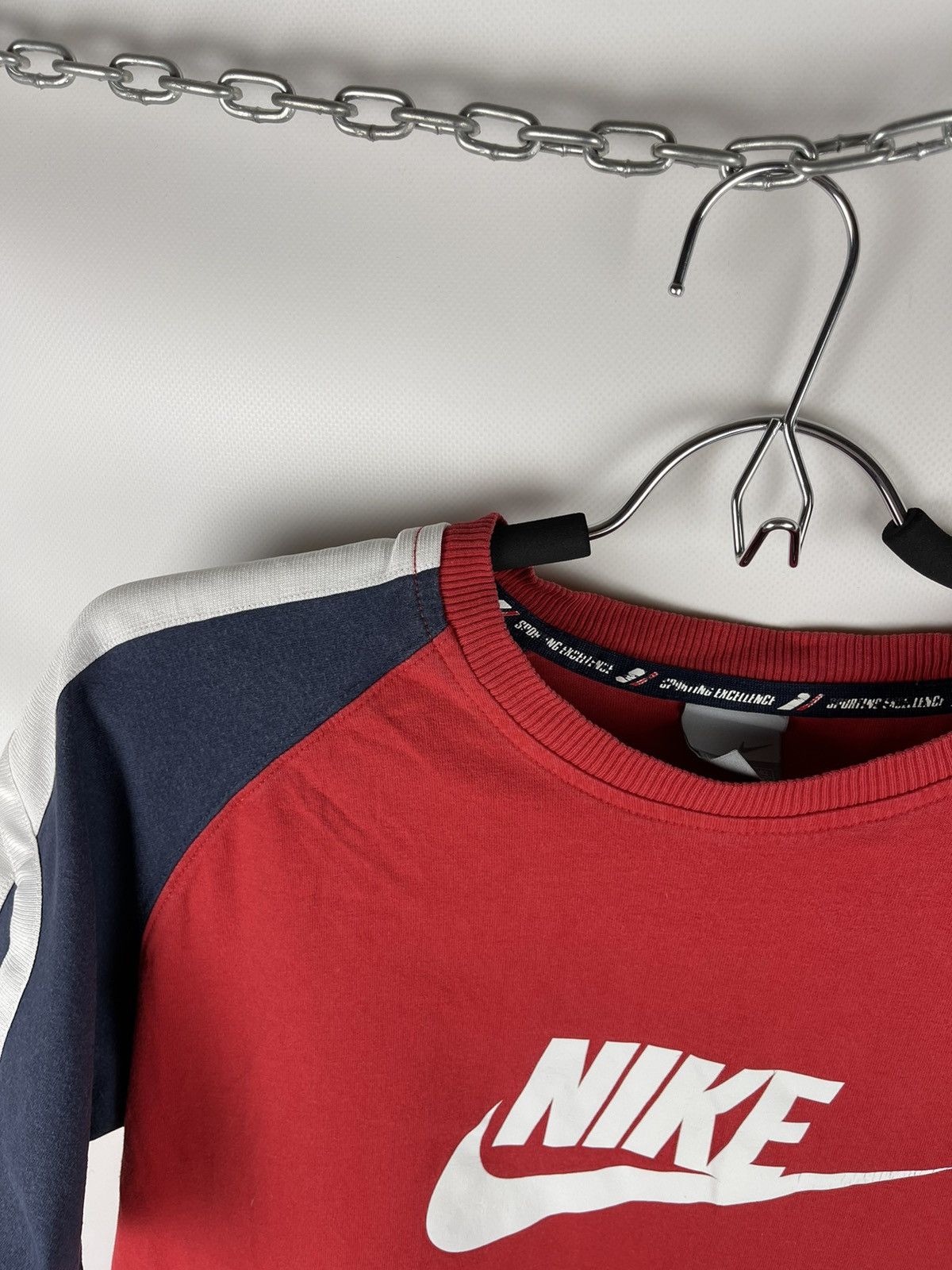 Nike Nike vintage y2k red big logo swoosh tee shirt Size US L / EU 52-54 / 3 - 6 Thumbnail