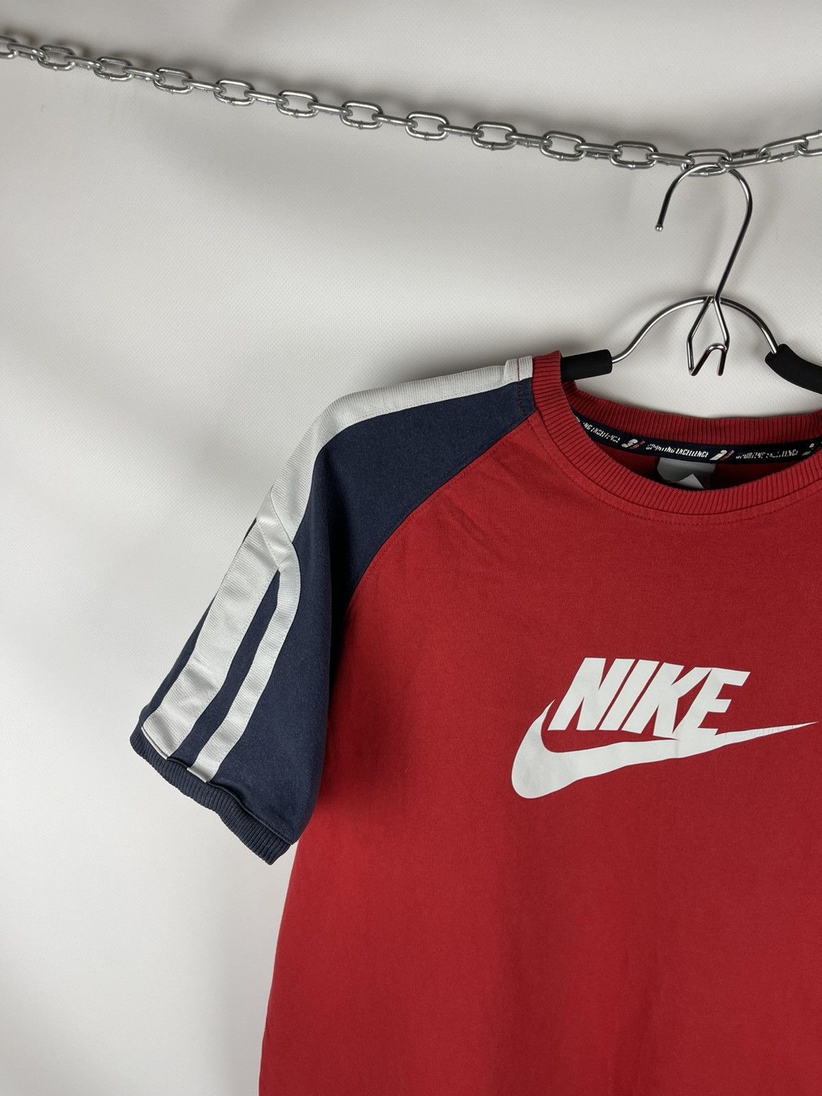 Nike Nike vintage y2k red big logo swoosh tee shirt Size US L / EU 52-54 / 3 - 2 Thumbnail