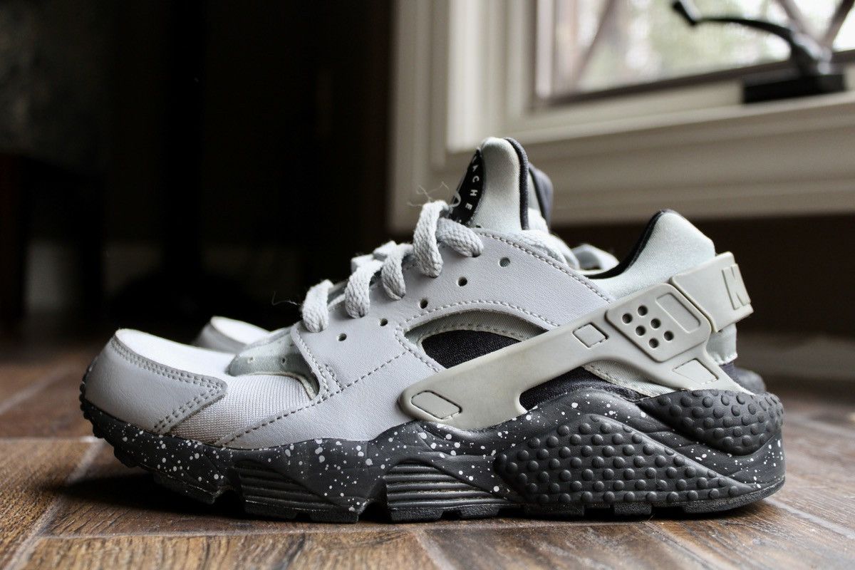 nike huarache gray
