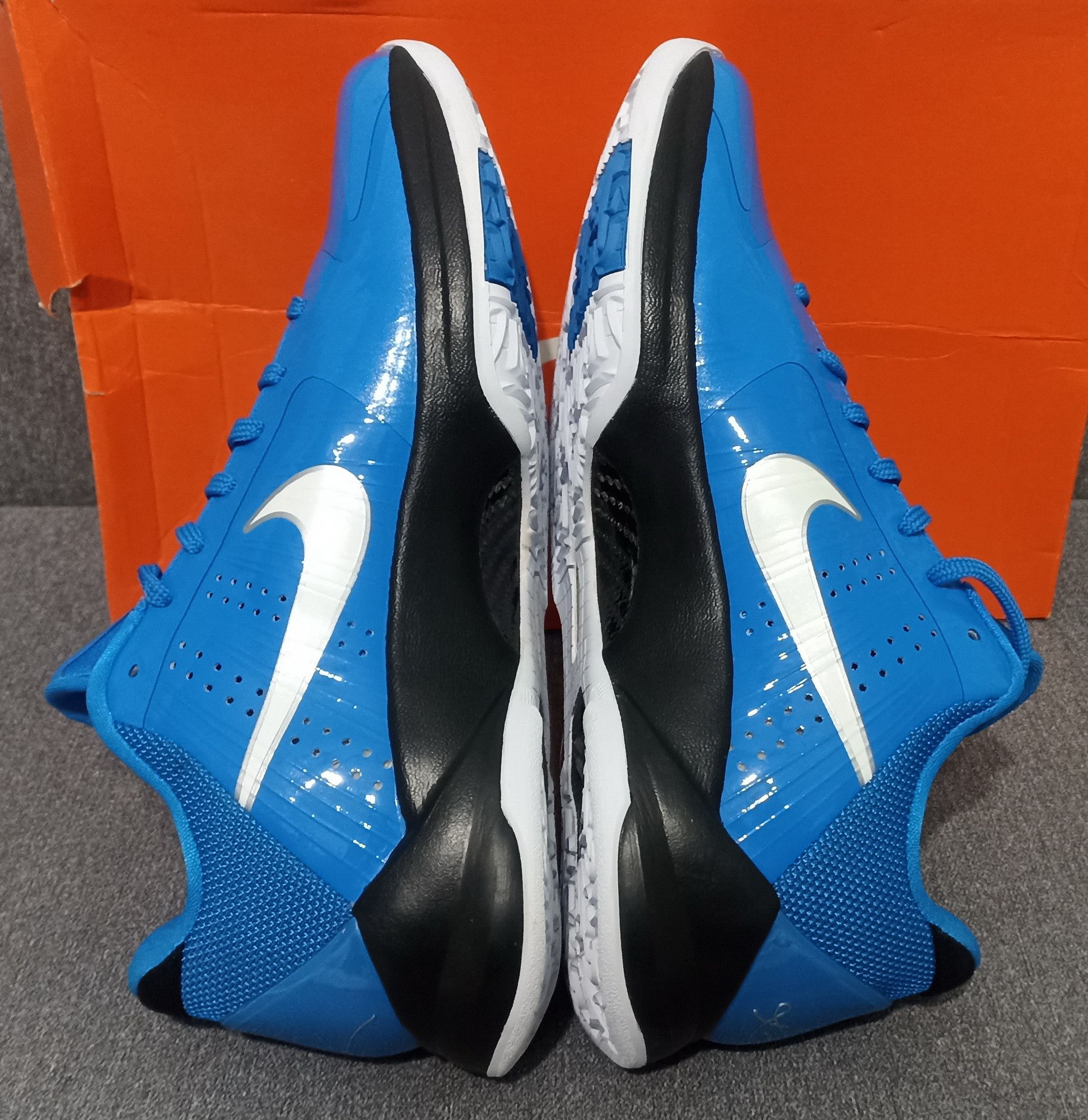 Nike Nike Kobe 5 V Miles Davis 2010 Size US 9.5 / EU 42-43 - 8 Thumbnail