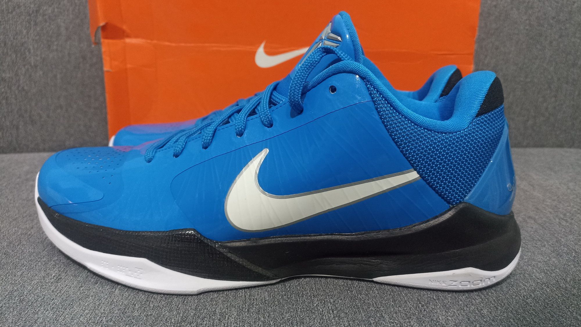 Nike Nike Kobe 5 V Miles Davis 2010 Size US 9.5 / EU 42-43 - 6 Thumbnail