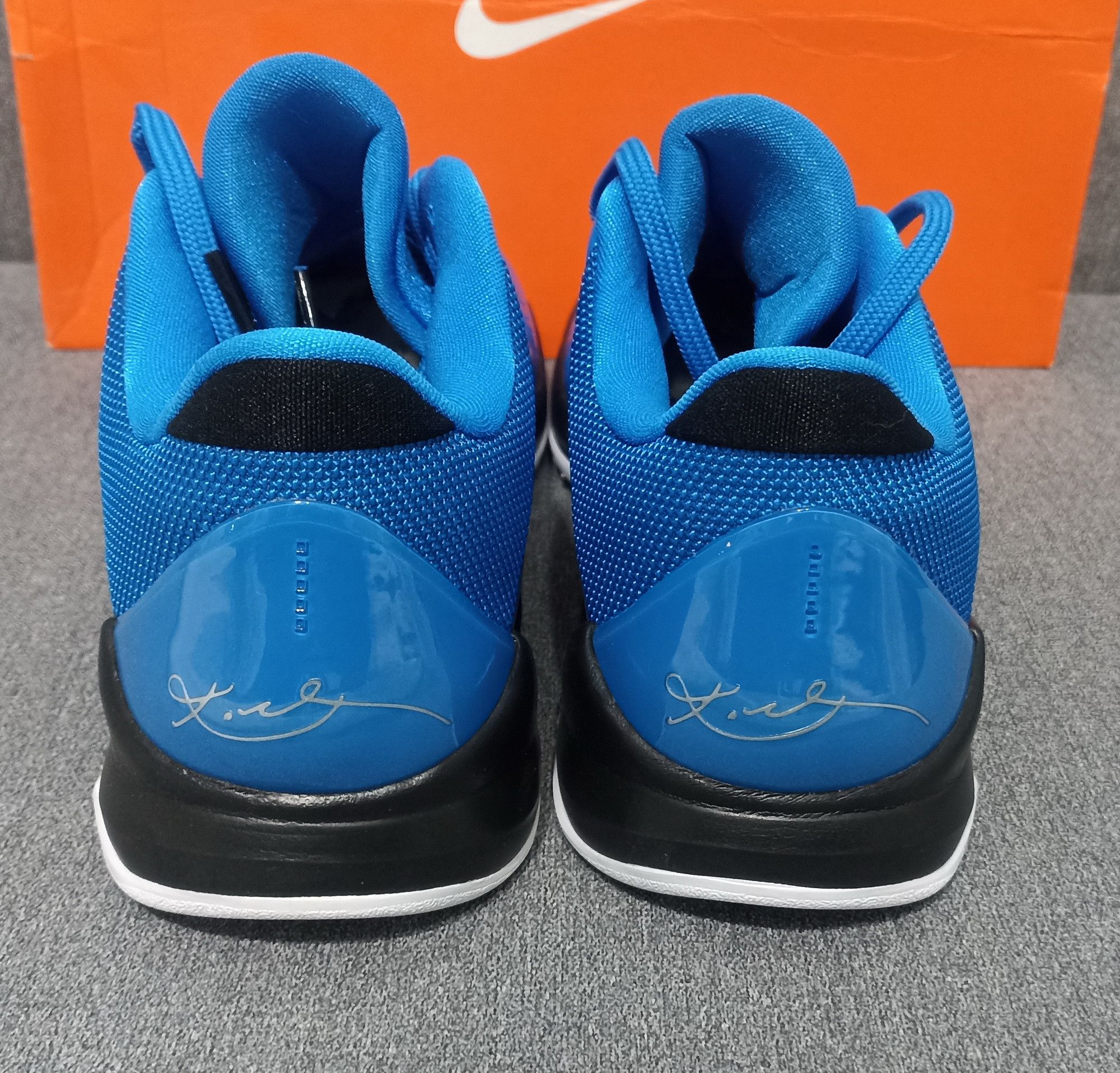 Nike Nike Kobe 5 V Miles Davis 2010 Size US 9.5 / EU 42-43 - 5 Thumbnail