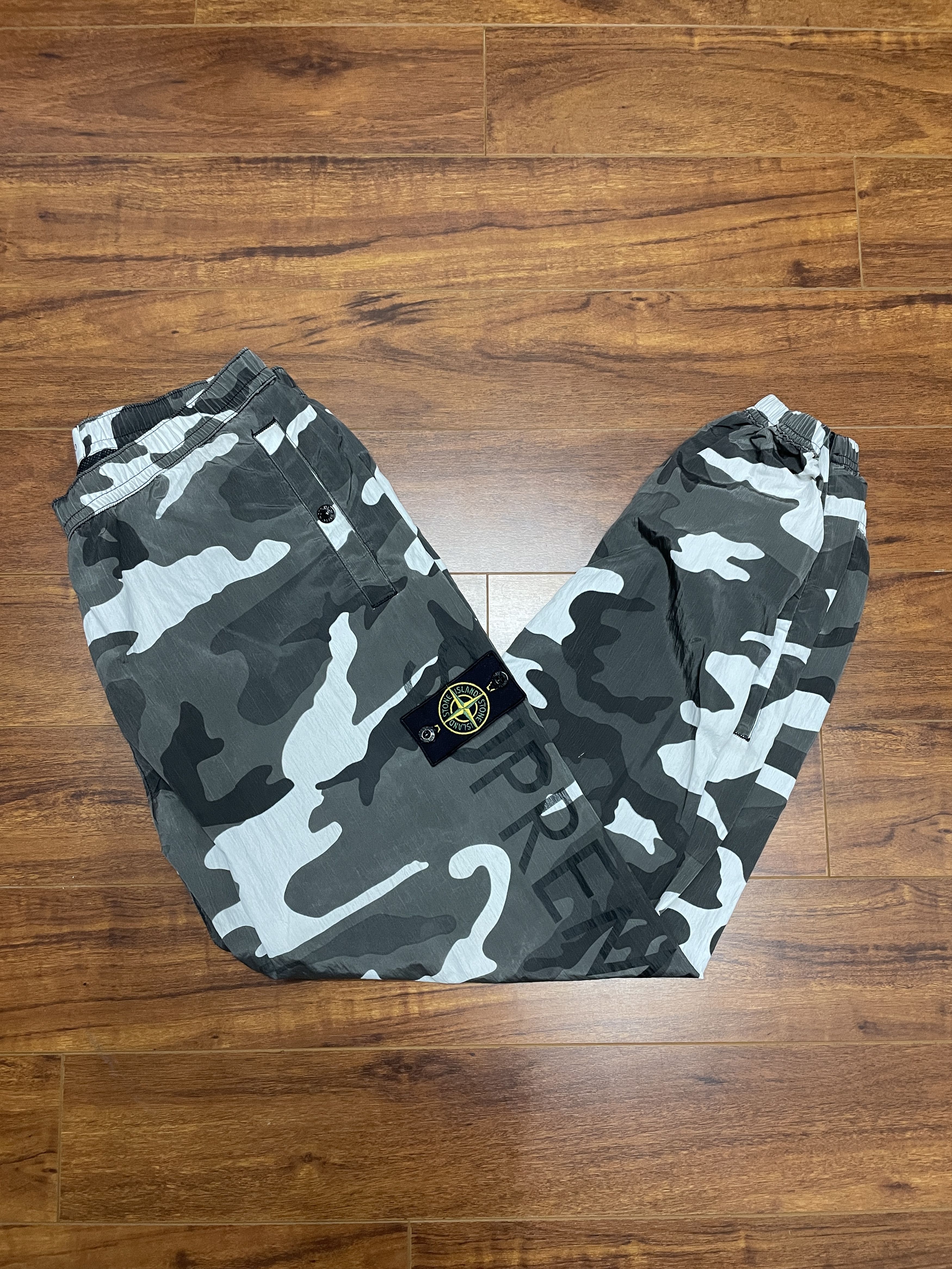 Stone Island × Supreme Supreme Stone Island SS16 Camo Nylon Metal Track Pants Size US 30 / EU 46 - 3 Thumbnail