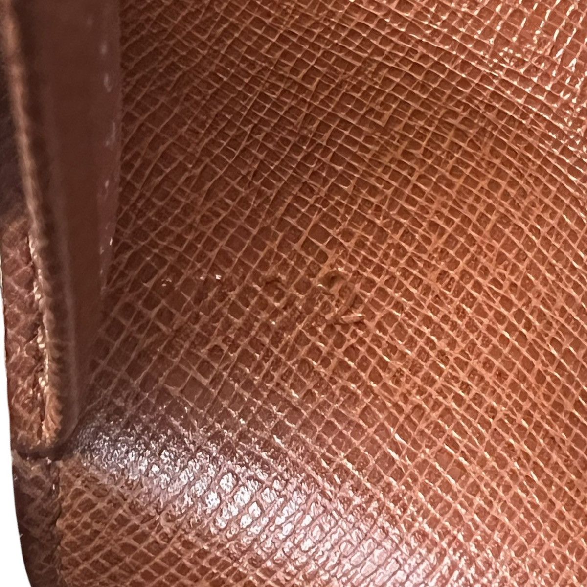 Louis Vuitton Louis Vuitton Monogram Passport Holder Wallet Size ONE SIZE - 5 Thumbnail