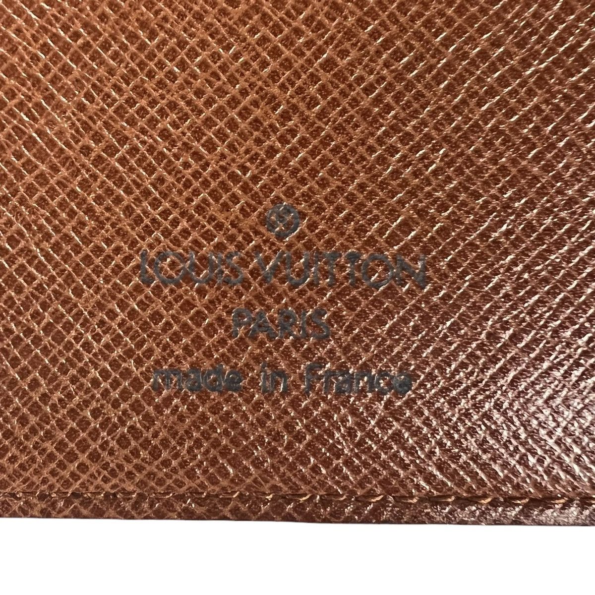 Louis Vuitton Louis Vuitton Monogram Passport Holder Wallet Size ONE SIZE - 4 Thumbnail