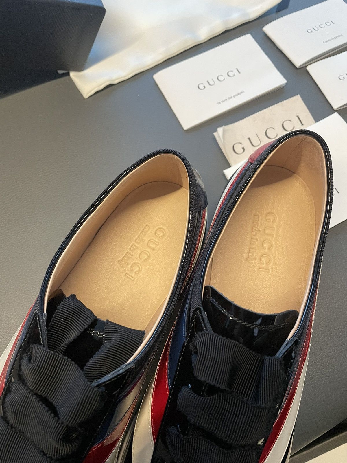 Gucci Runway Brand New Vernice Bee Gucci ACE Leather Sneaker Size US 8 / EU 41 - 5 Thumbnail