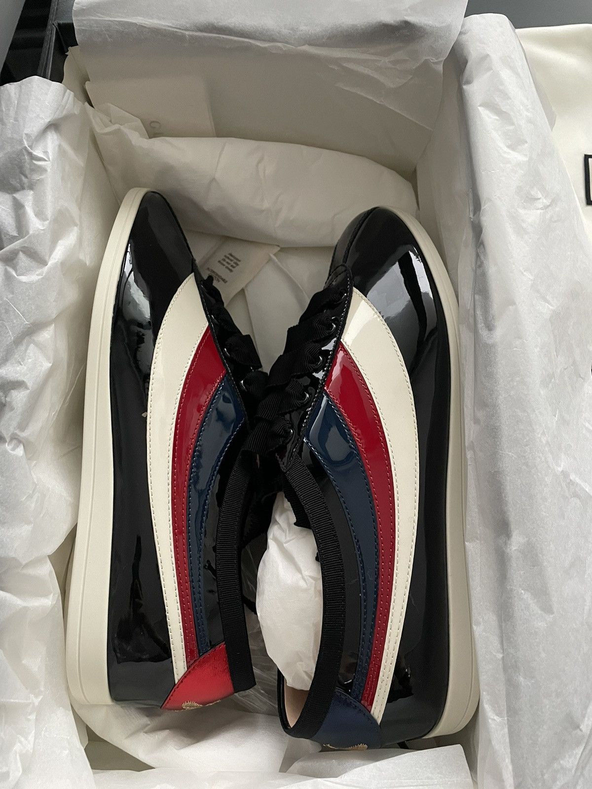 Gucci Runway Brand New Vernice Bee Gucci ACE Leather Sneaker Size US 8 / EU 41 - 9 Thumbnail