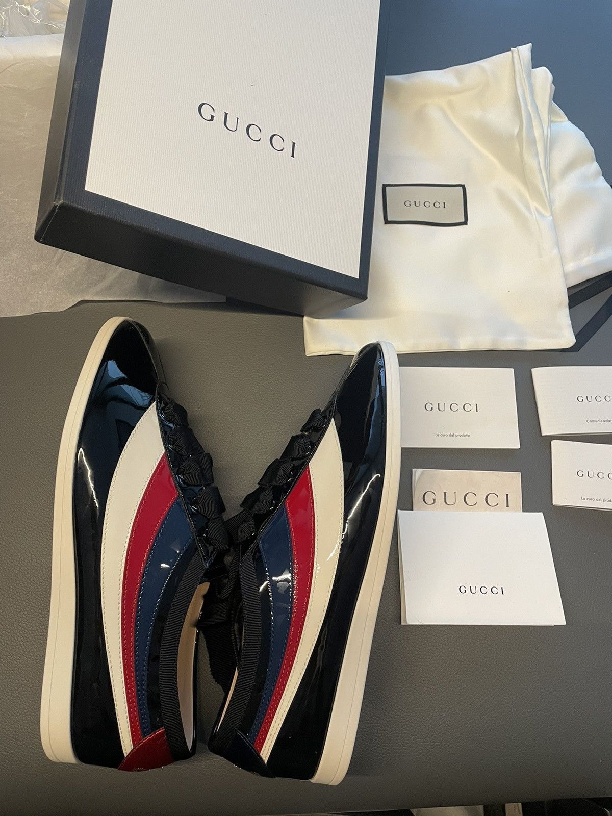 Gucci Runway Brand New Vernice Bee Gucci ACE Leather Sneaker Size US 8 / EU 41 - 7 Thumbnail