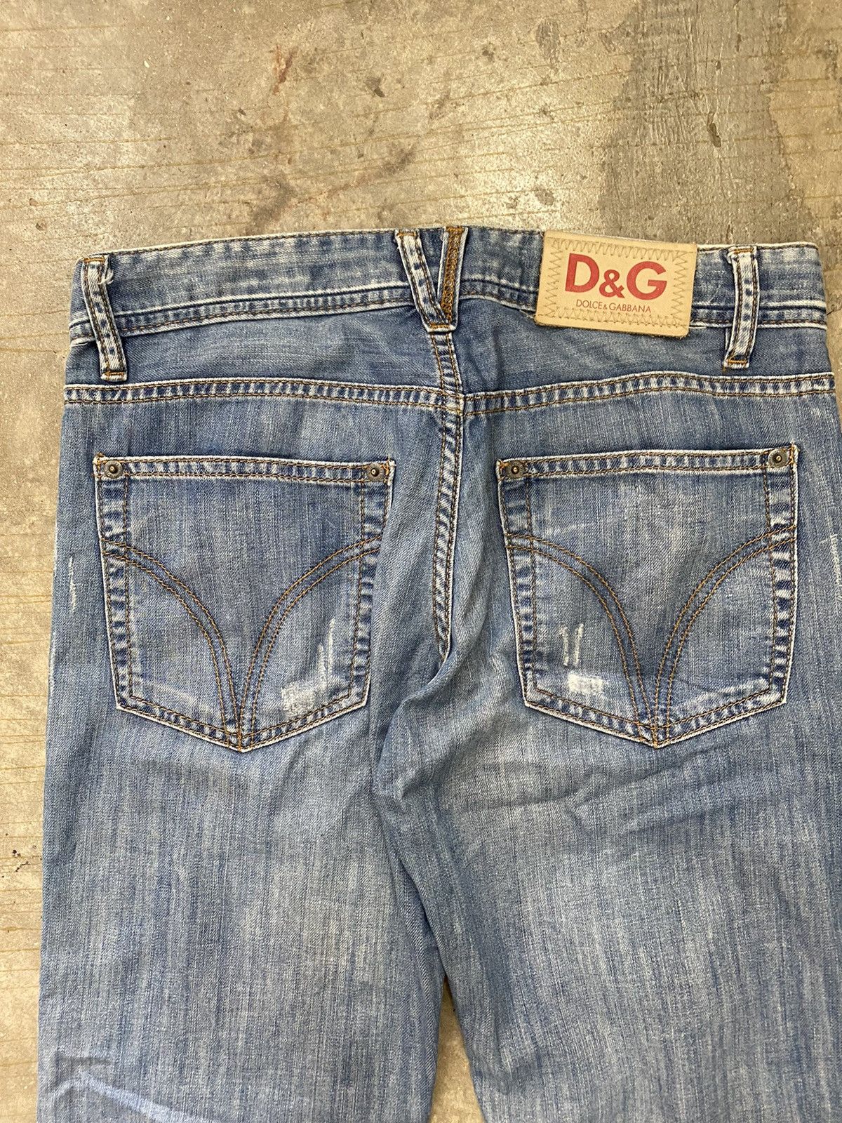 Dolce & Gabbana Dolce & Gabbana light wash denim Size US 30 / EU 46 - 10 Thumbnail