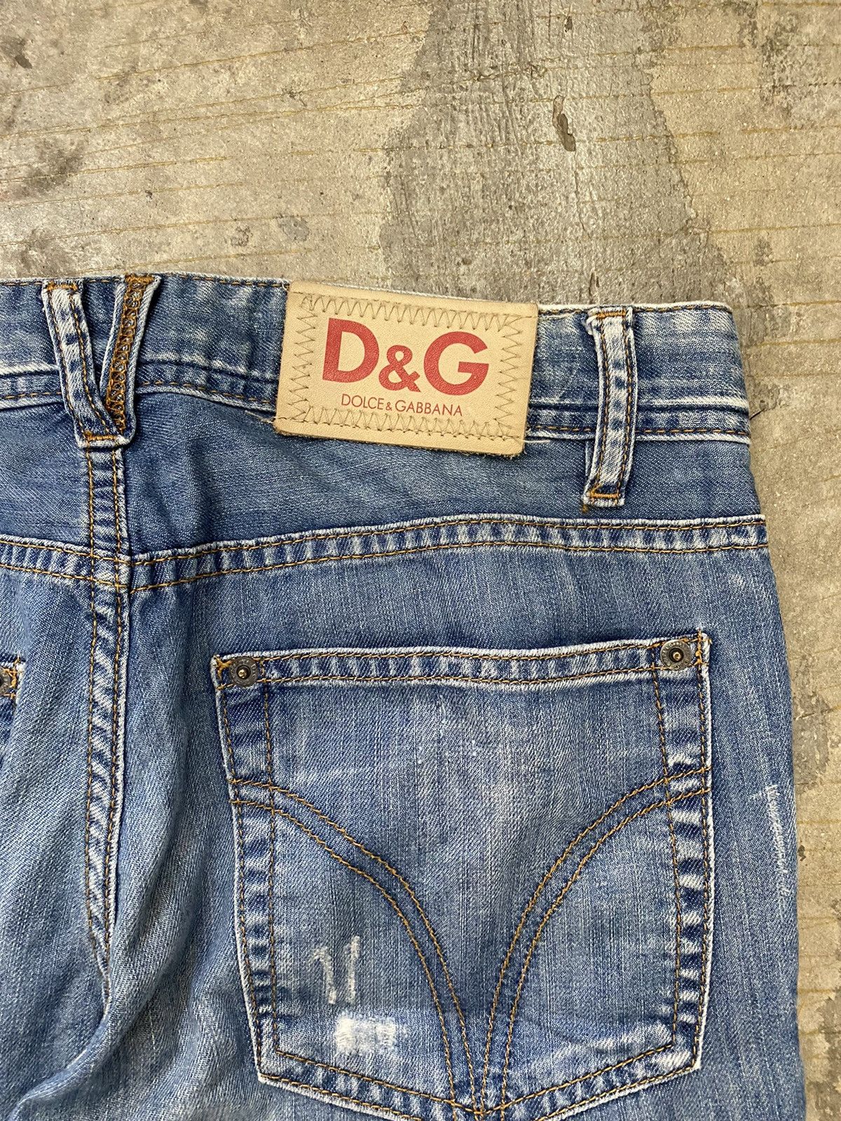 Dolce & Gabbana Dolce & Gabbana light wash denim Size US 30 / EU 46 - 11 Thumbnail