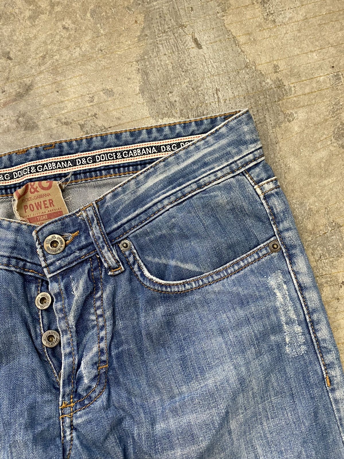 Dolce & Gabbana Dolce & Gabbana light wash denim Size US 30 / EU 46 - 7 Thumbnail