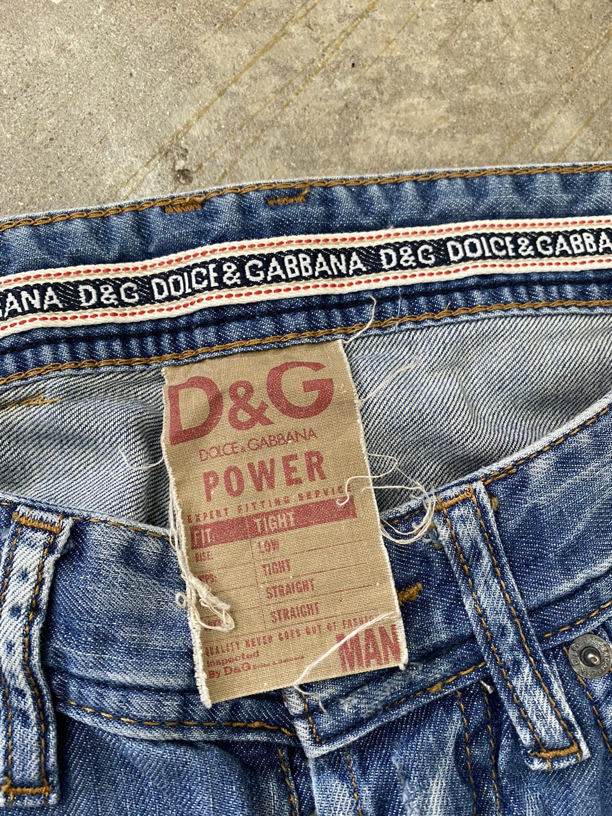 Dolce & Gabbana Dolce & Gabbana light wash denim Size US 30 / EU 46 - 12 Thumbnail