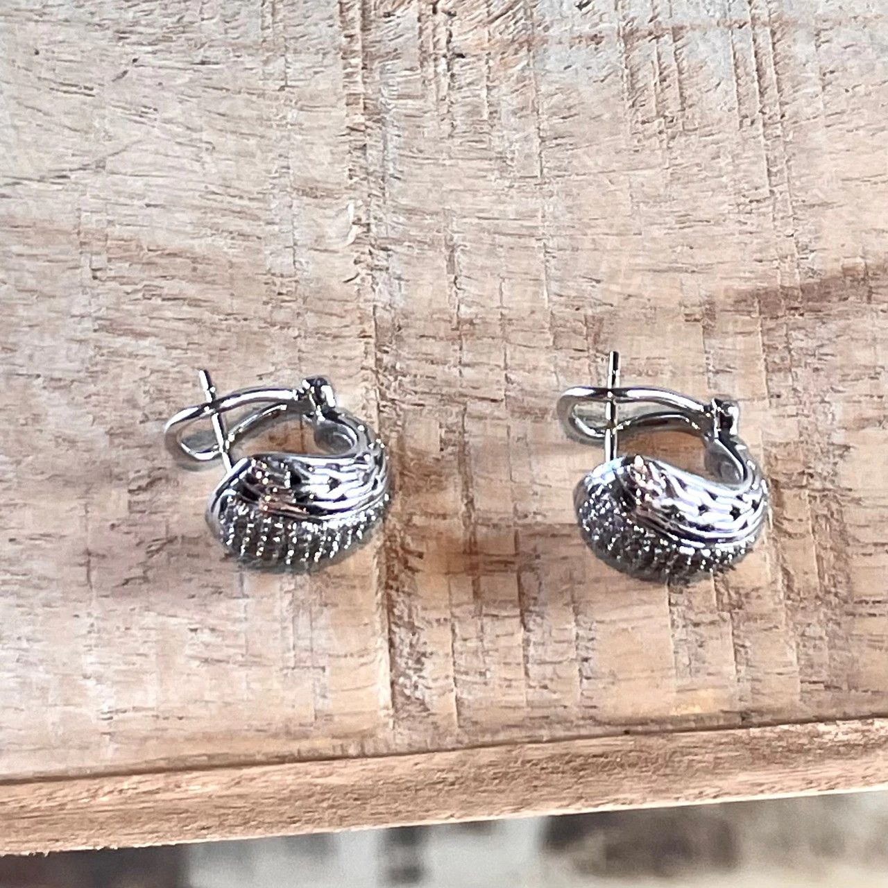 John Hardy John Hardy Silver Classic Chain Shrimp Diamond Earrings Size ONE SIZE - 4 Thumbnail