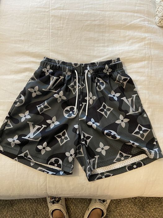 Louis vuitton black shorts , Size -3xL but fits any