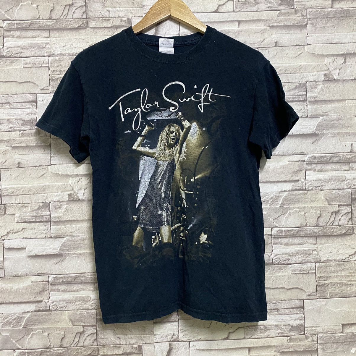 Band Tees Taylor Swift 2018 World Tour Shirt Size US S / EU 44-46 / 1 - 3 Thumbnail