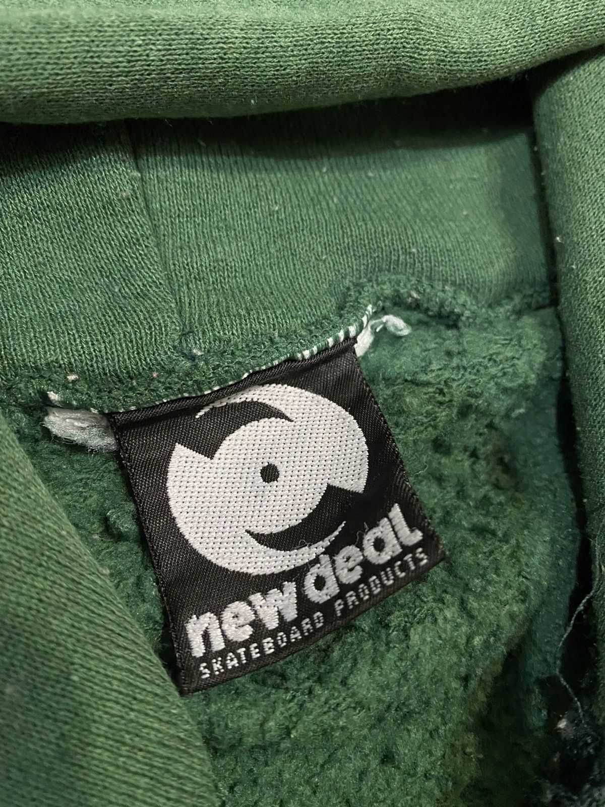 Vintage 1990s New Deal hoodie skateboard Size US L / EU 52-54 / 3 - 11 Thumbnail