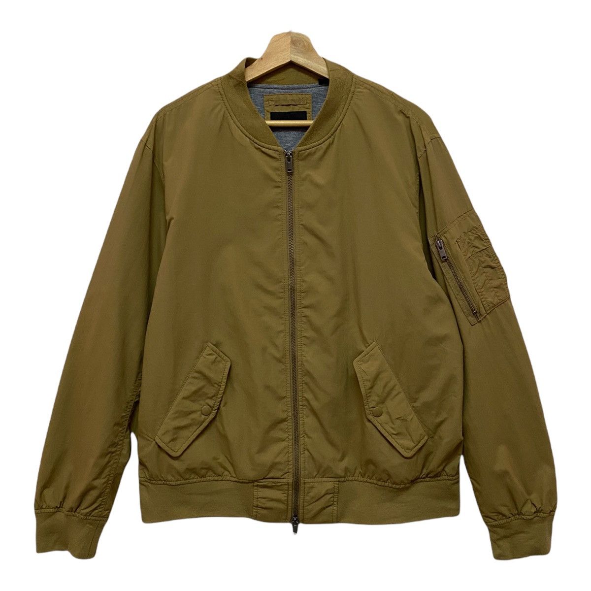 Uniqlo RARE🔥UNIQLO MA-1 GOLD FLIGHT BOMBER JACKET Size US M / EU 48-50 / 2 - 6 Thumbnail