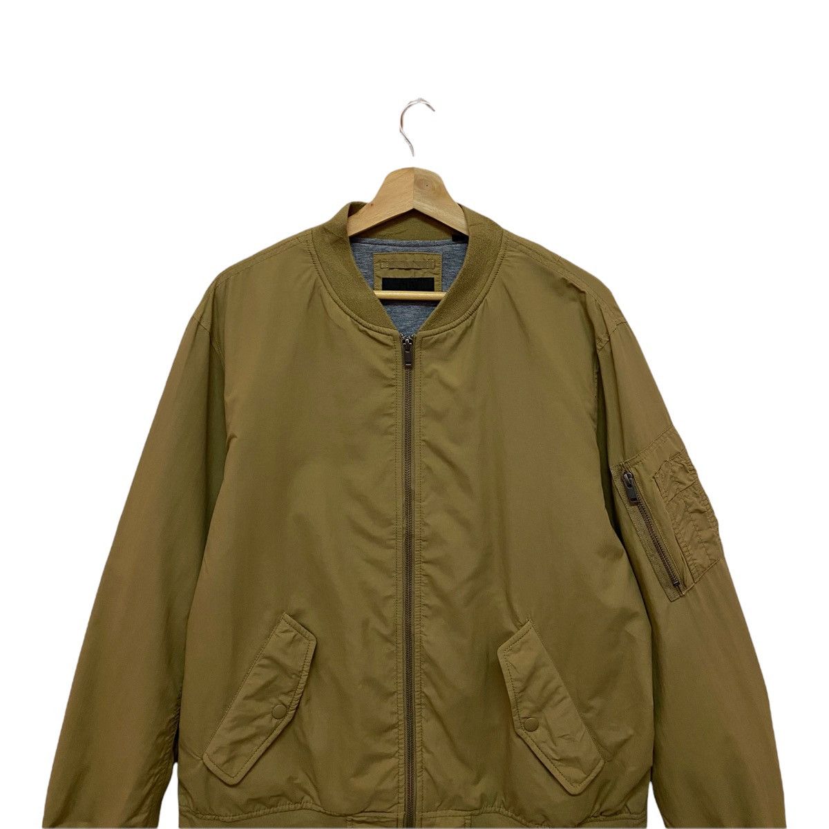 Uniqlo RARE🔥UNIQLO MA-1 GOLD FLIGHT BOMBER JACKET Size US M / EU 48-50 / 2 - 5 Thumbnail