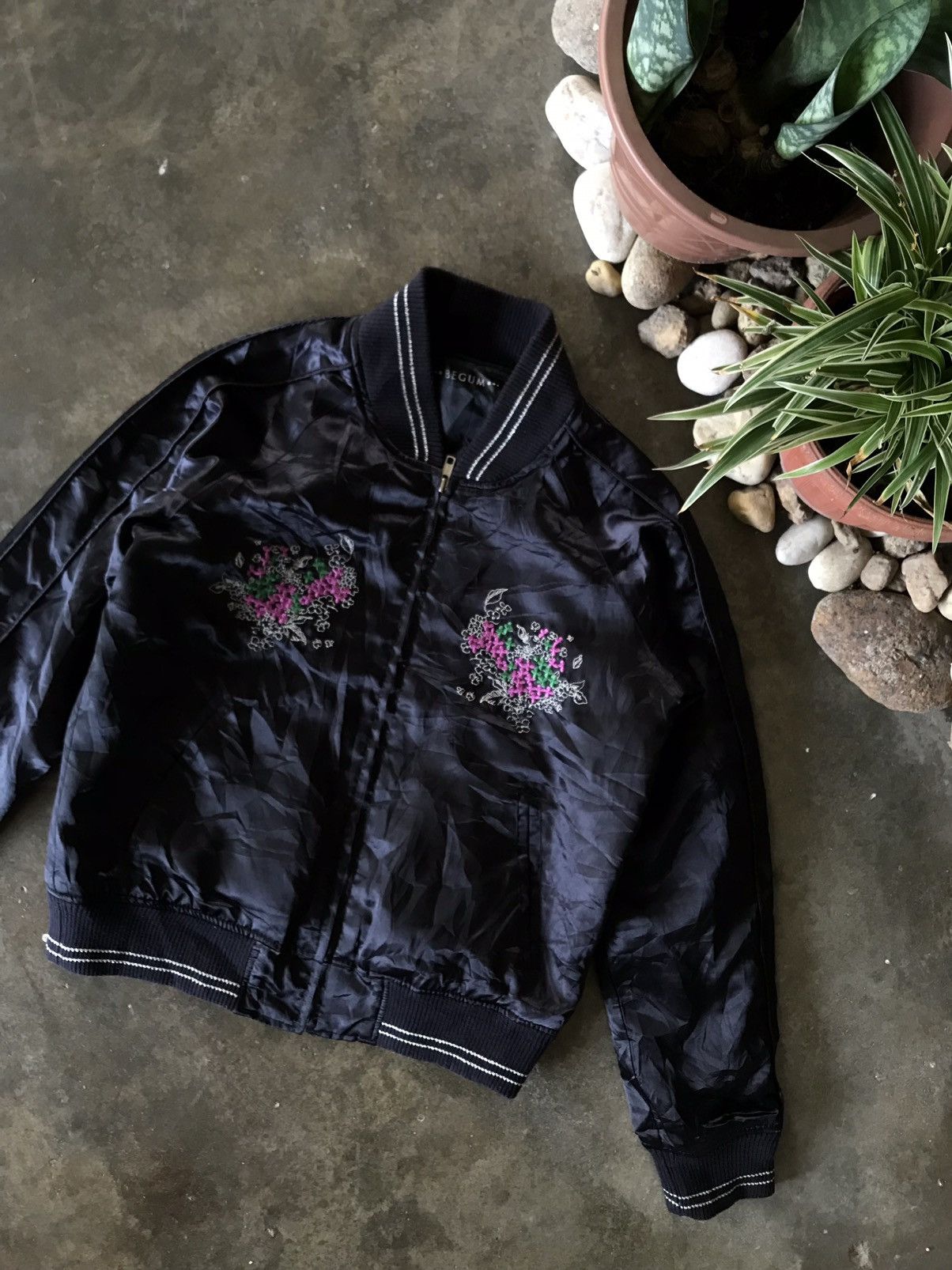 Japanese Brand × Vintage VTG JAPAN Sukajan Souvenir Embroidery Black Flower Jacket Size US S / EU 44-46 / 1 - 10 Thumbnail