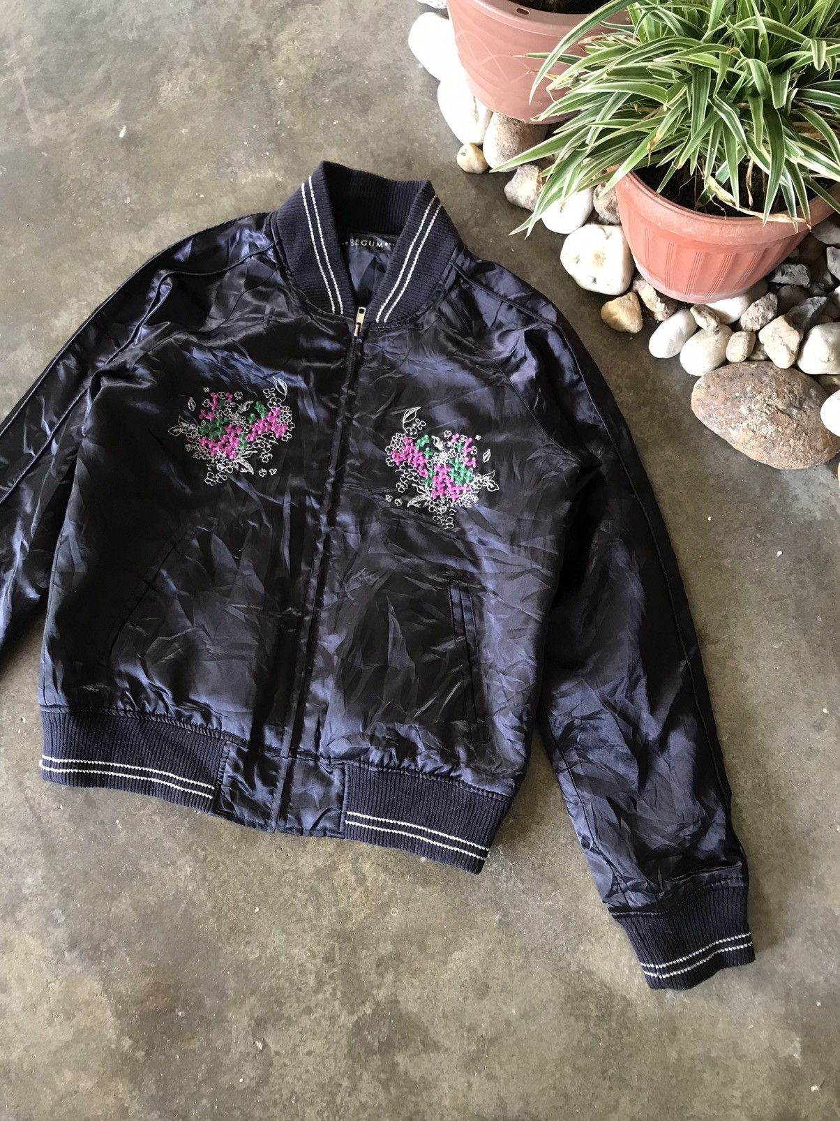 Japanese Brand × Vintage VTG JAPAN Sukajan Souvenir Embroidery Black Flower Jacket Size US S / EU 44-46 / 1 - 3 Thumbnail