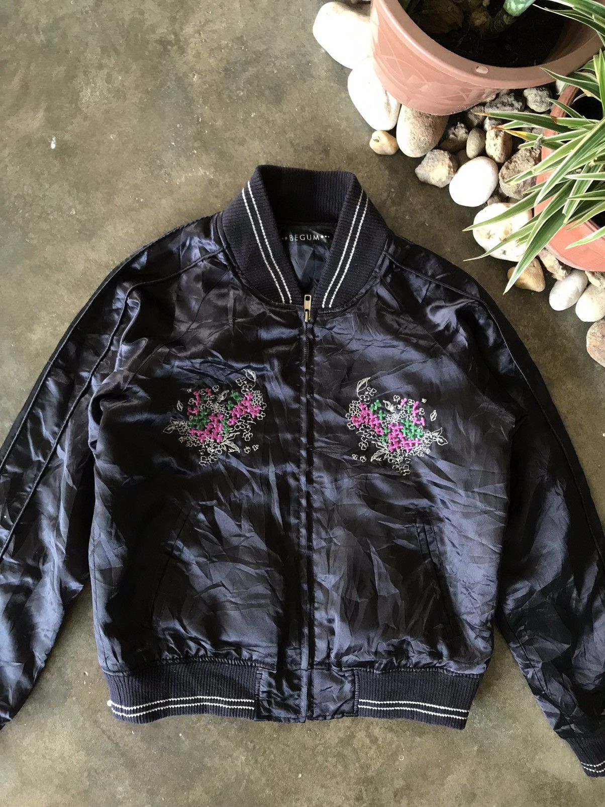Japanese Brand × Vintage VTG JAPAN Sukajan Souvenir Embroidery Black Flower Jacket Size US S / EU 44-46 / 1 - 4 Thumbnail