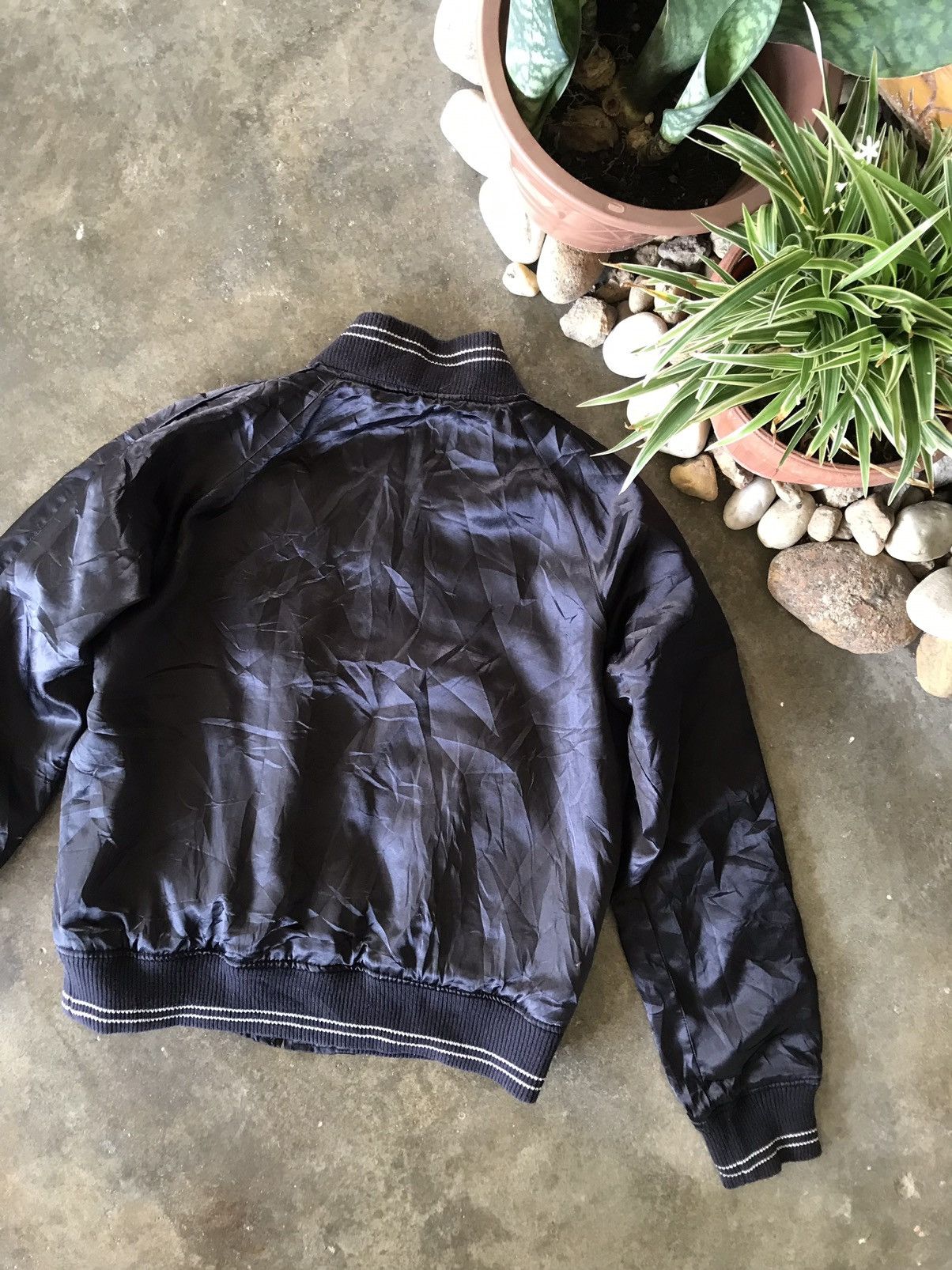 Japanese Brand × Vintage VTG JAPAN Sukajan Souvenir Embroidery Black Flower Jacket Size US S / EU 44-46 / 1 - 7 Thumbnail