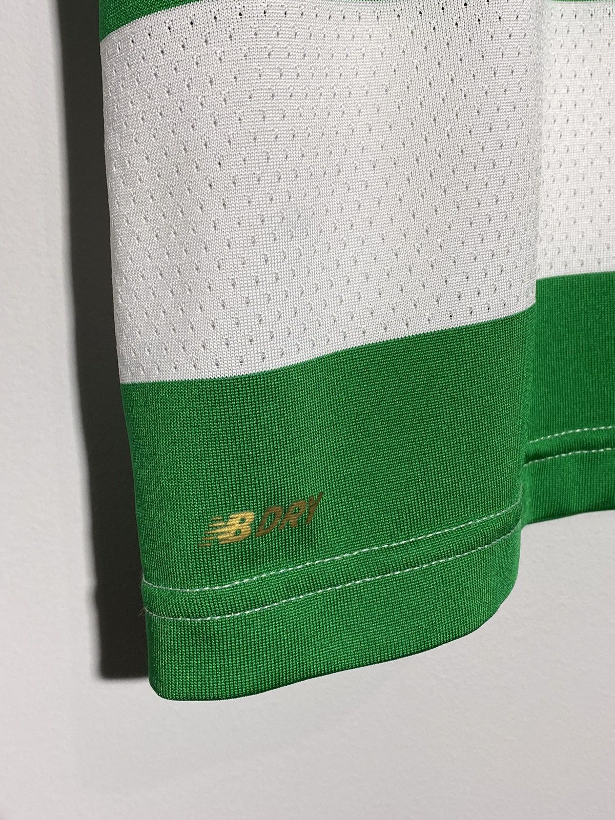 New Balance FC Celtic 2017/18 New Balance Football Shirt Size US XL / EU 56 / 4 - 9 Thumbnail