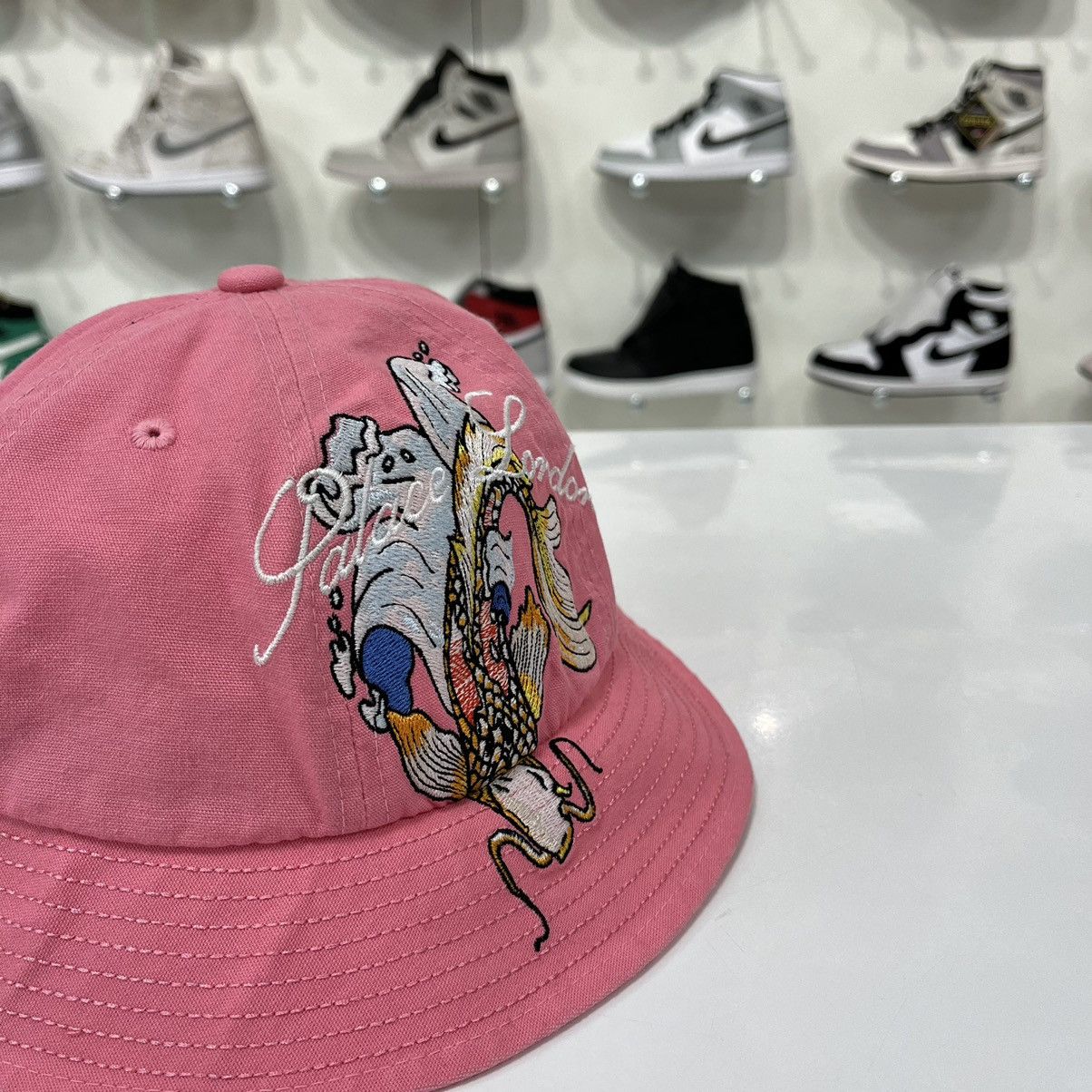 Palace Palace Carp Bucket Hat Pink Size 30 - 2 Thumbnail