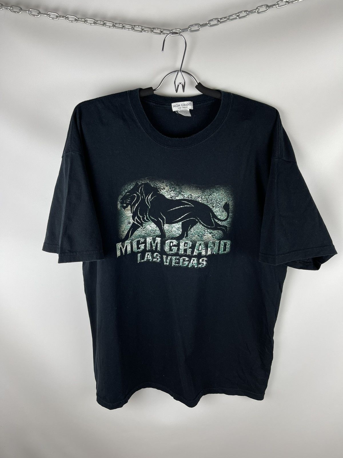 MGM Grand Las Vegas vintage made in USA lion big logo tee
