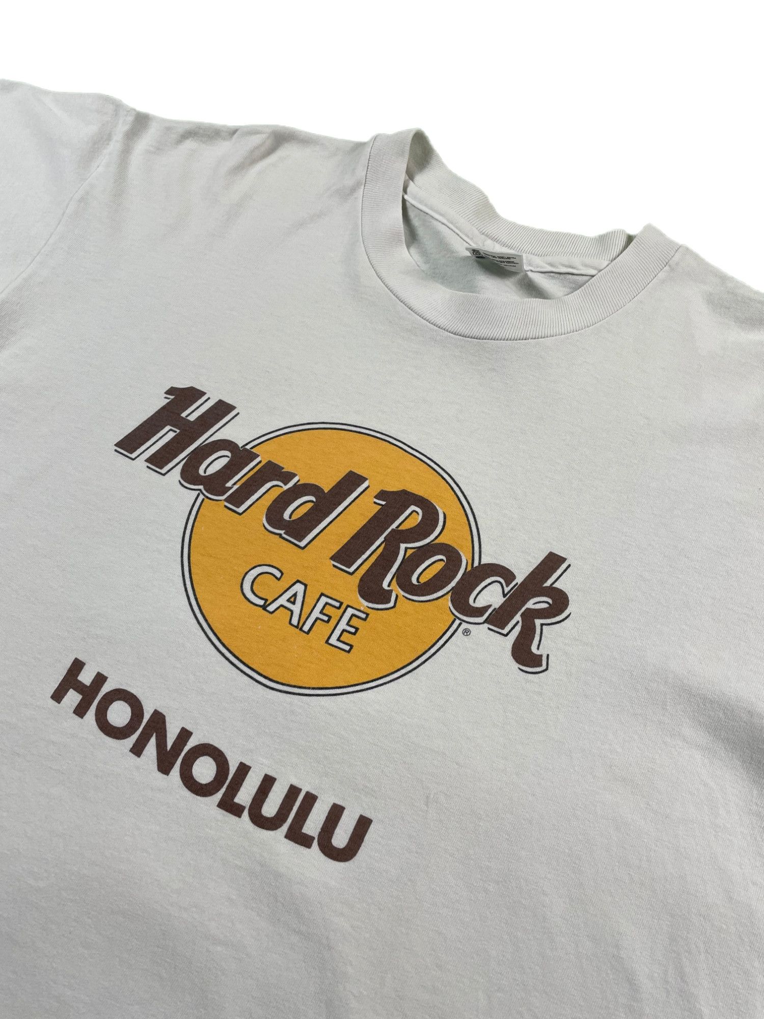 Hard Rock Cafe Hard Rock Cafe Tshirt Honolulu Vintage Size US L / EU 52-54 / 3 - 2 Thumbnail