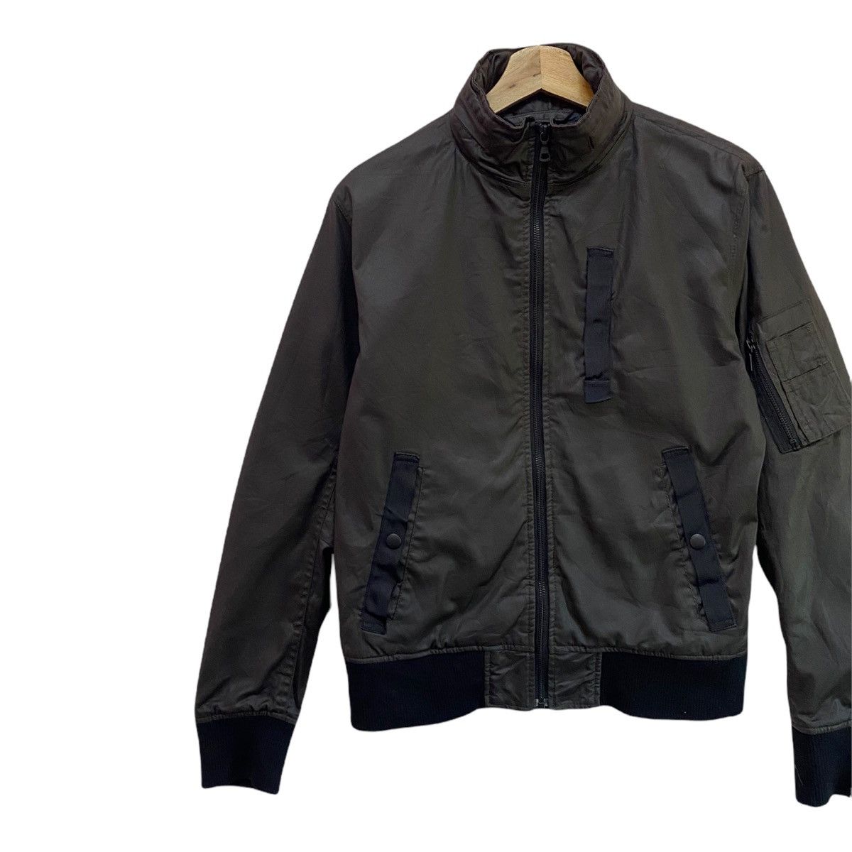 Undercover × Uniqlo SAMPLE JAPAN COATED CLOTH HYBRID BOMBER JACKET Size US M / EU 48-50 / 2 - 9 Thumbnail